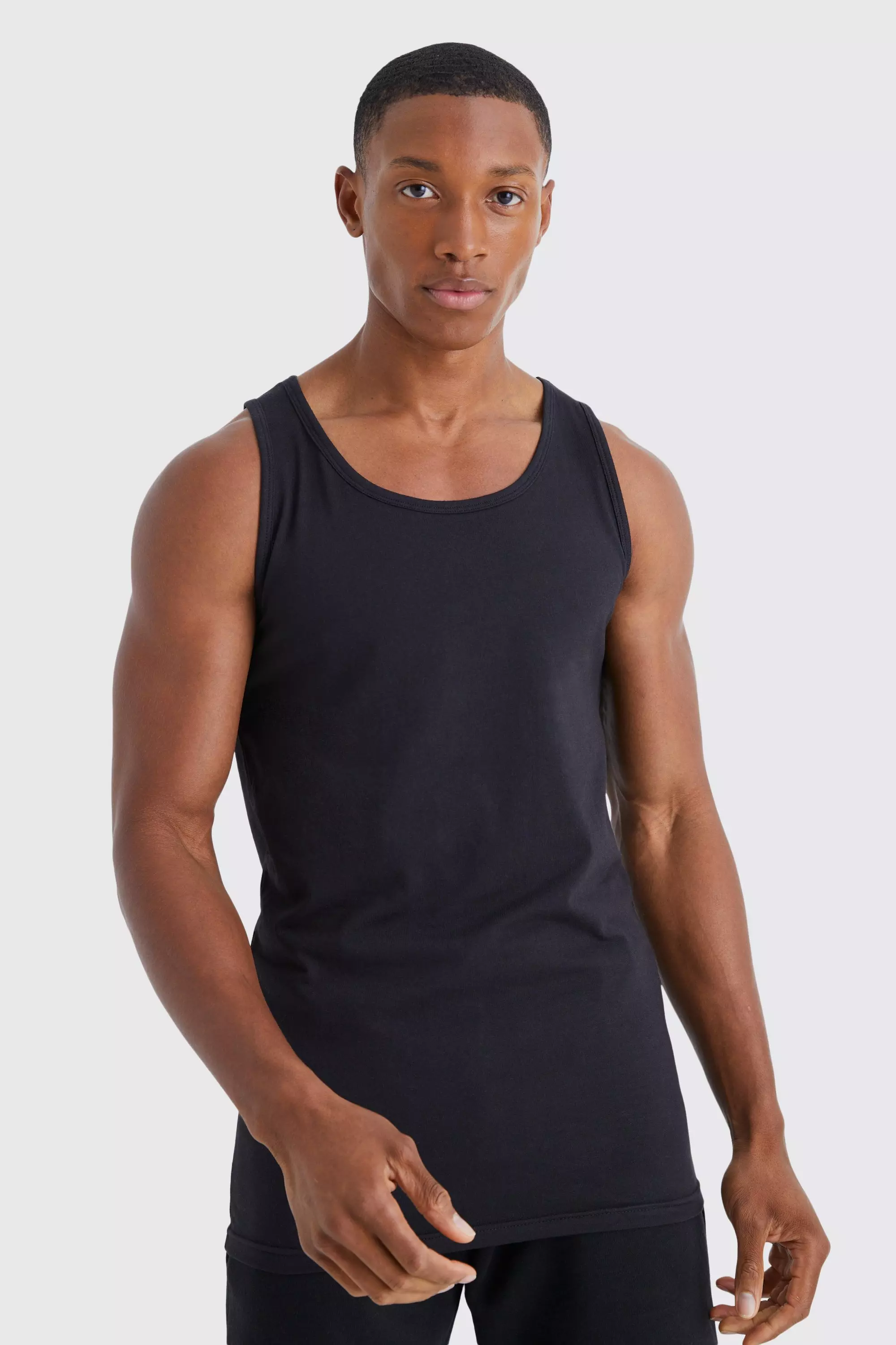 Basic Muscle Fit Vest Black