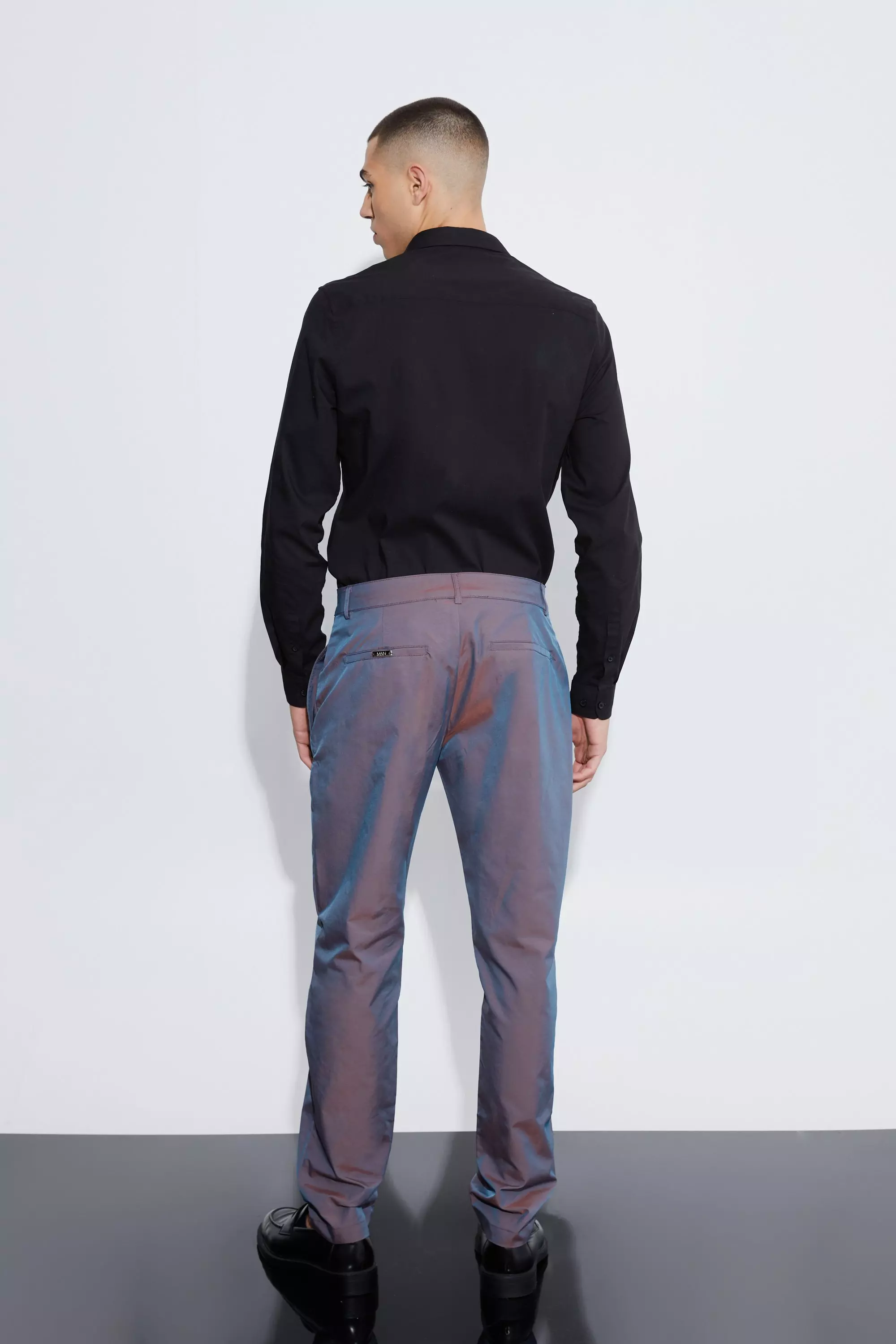 Schillernde Slim-Fit Hose, Purple alternatives Bild