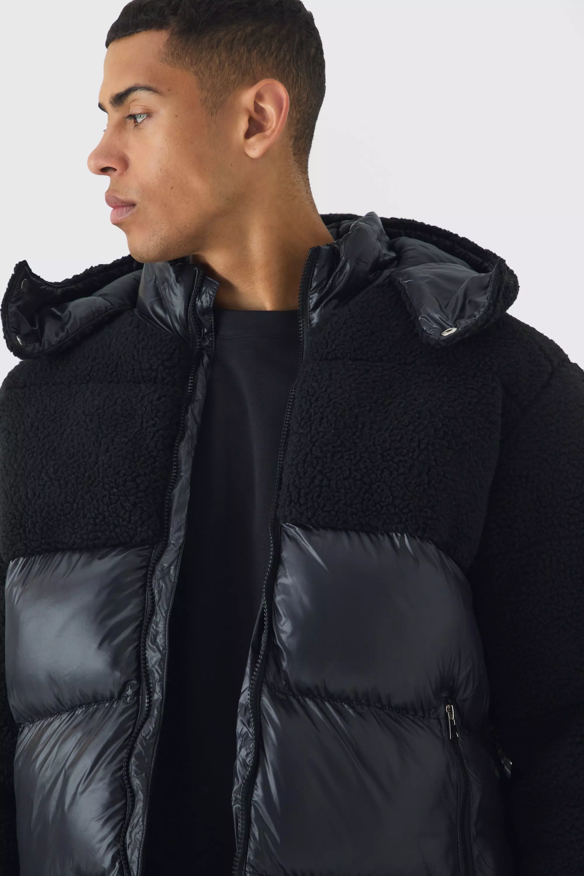 Hochglänzende gepolsterte Borg-Steppjacke, Black alternatives Bild