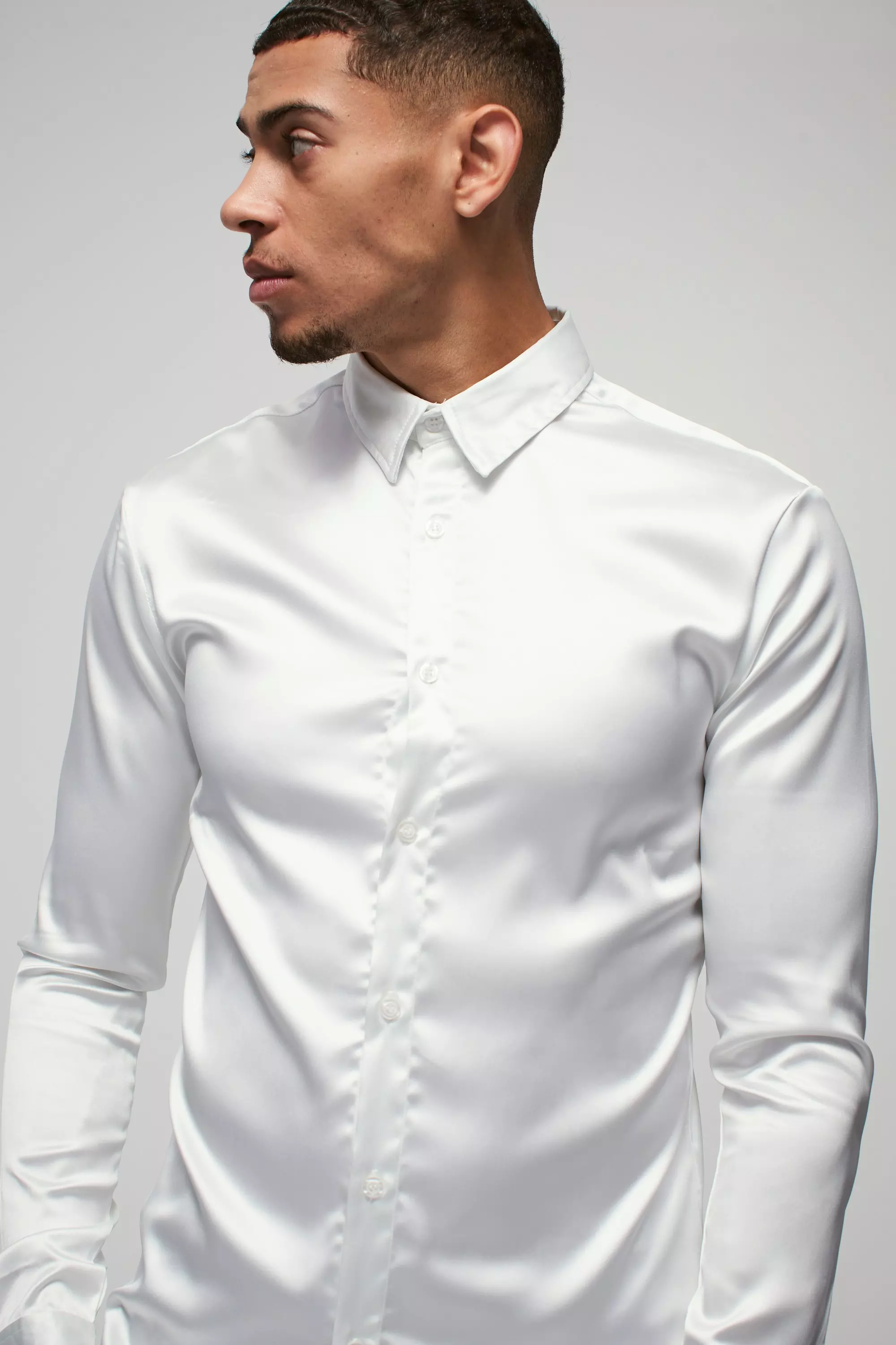 Langärmliges Muscle-Fit Satin Hemd, White alternatives Bild