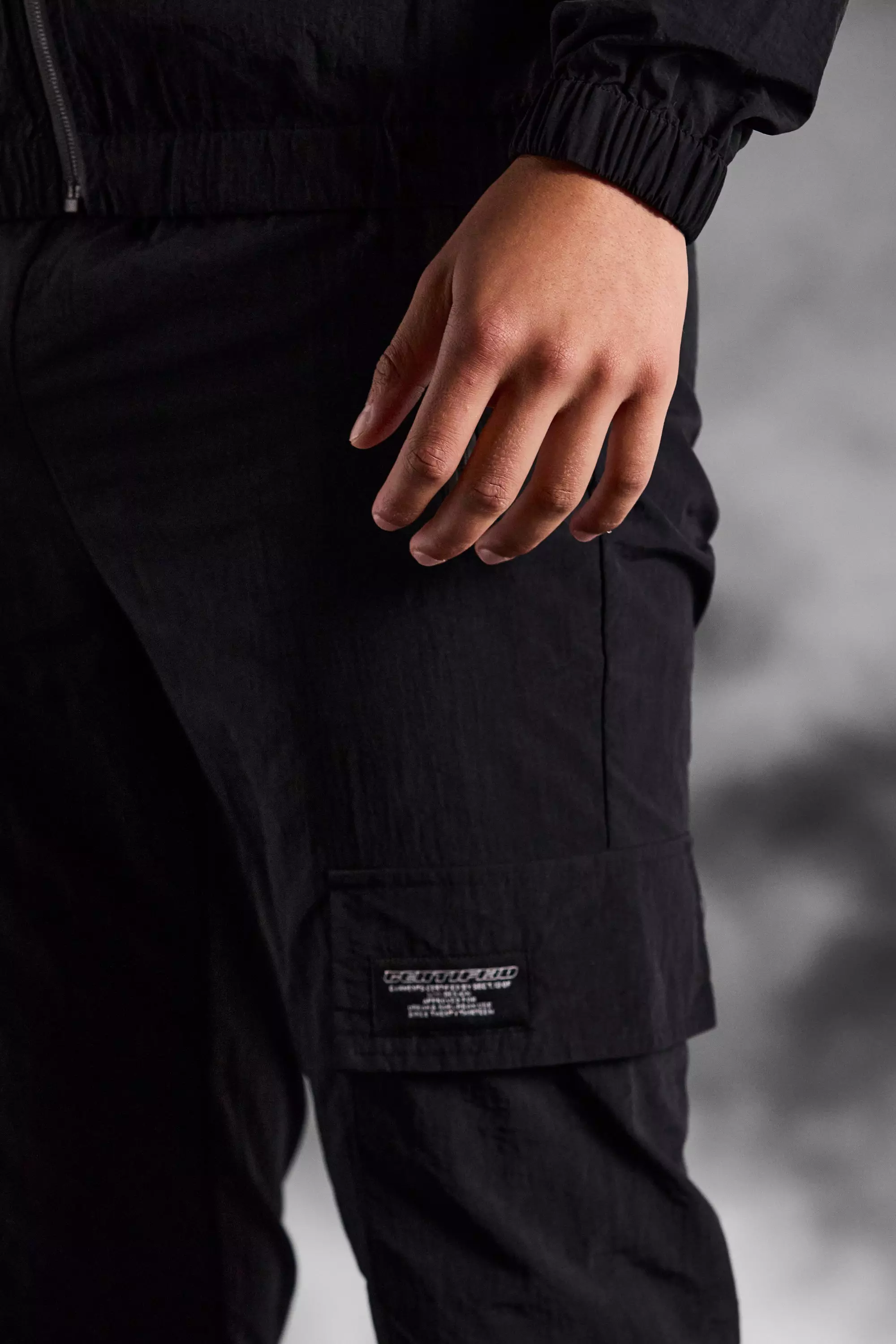 Black Nylon Slim Fit ArrDee Cargo Broek alternatieve afbeelding
