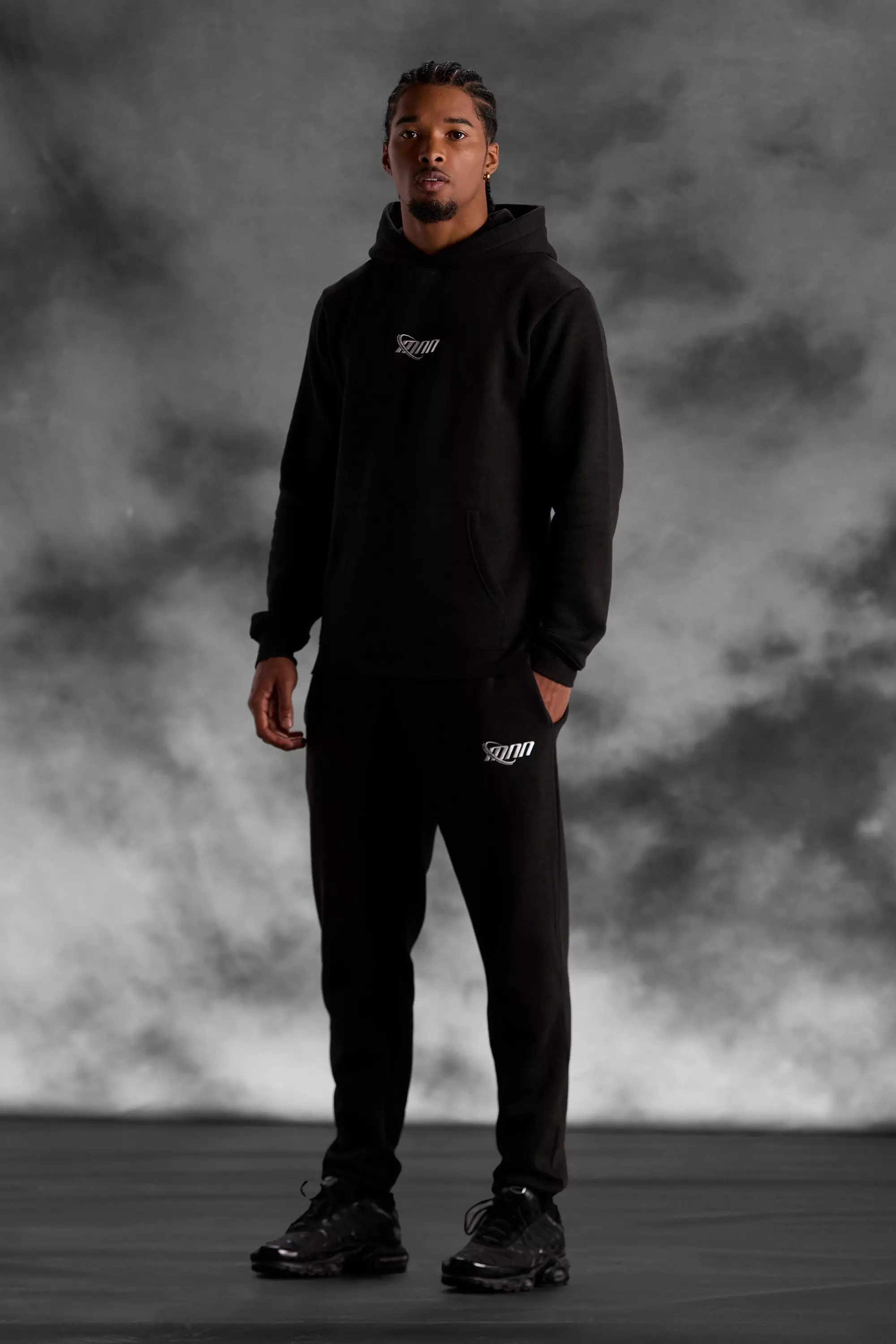 Black boohooman tracksuit online