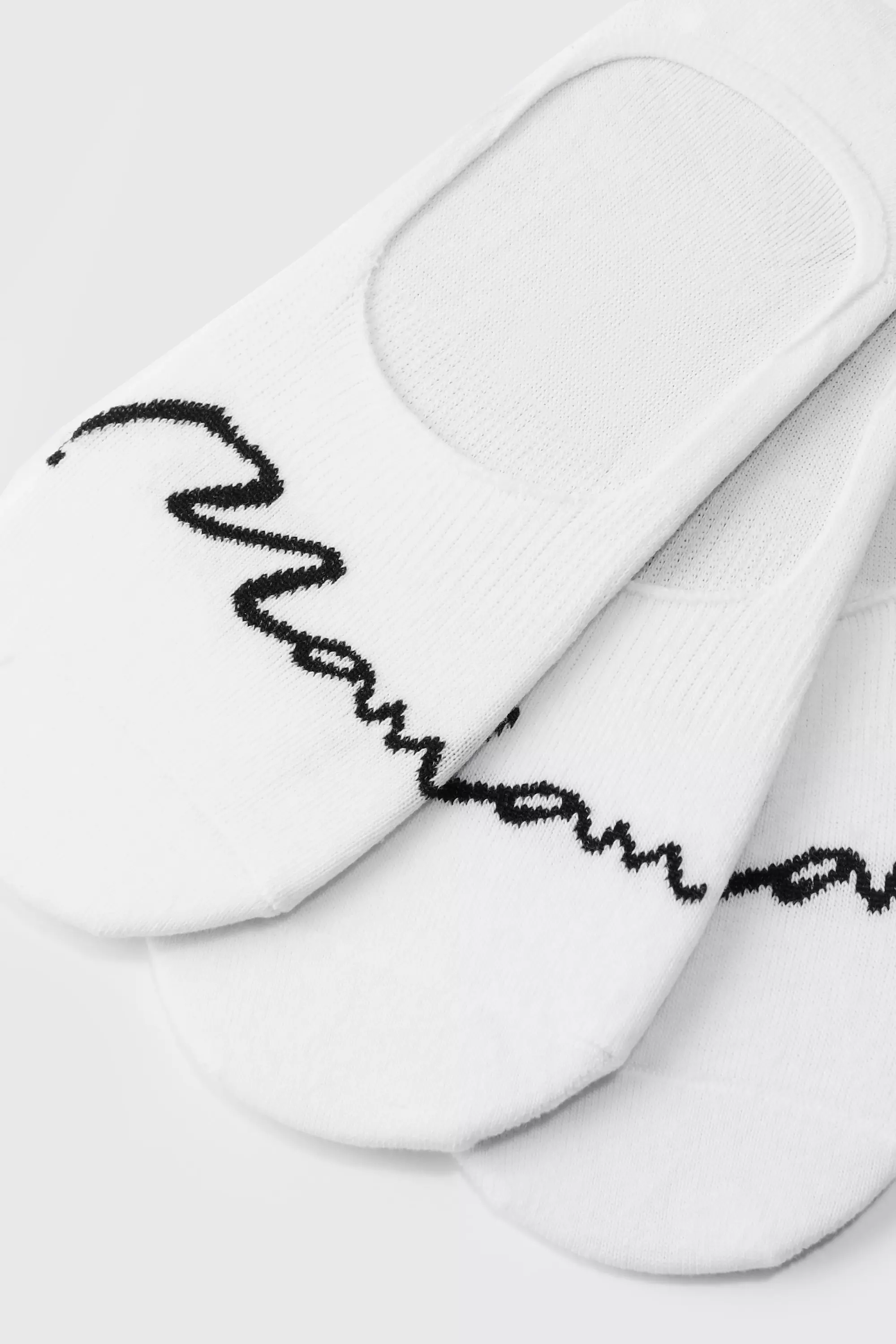 White 3 Pack Man Signature Invisible Socks alternative image