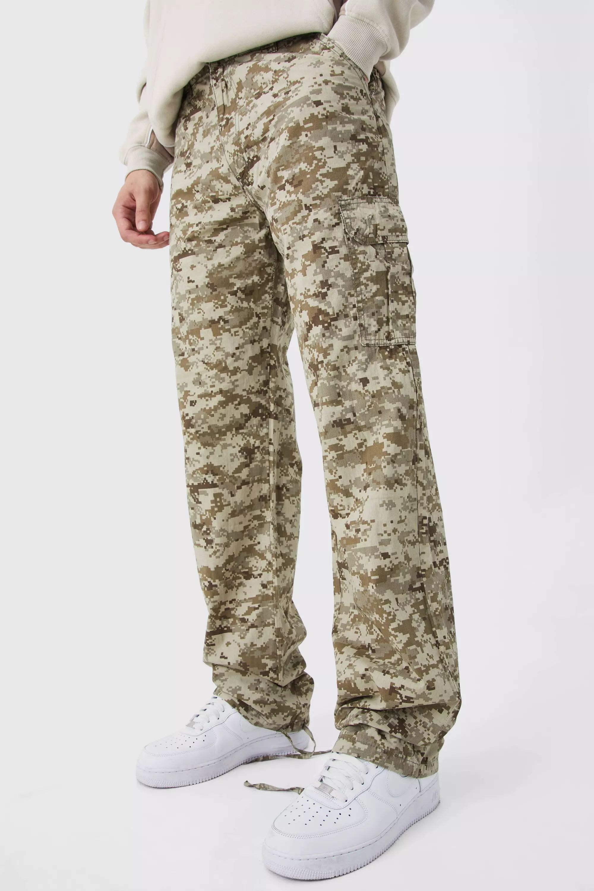 Relaxed Camo Cargo Pants