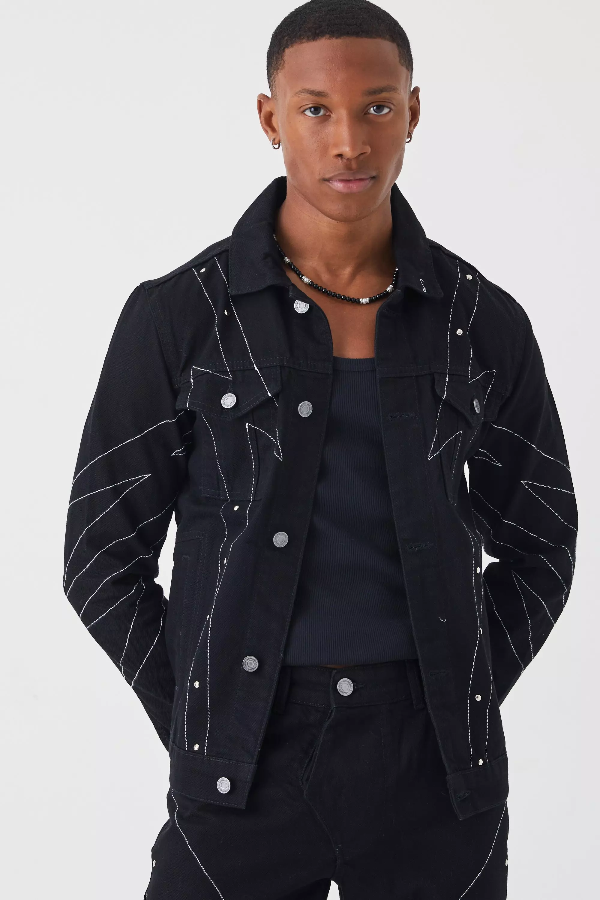 True black Spijkerjas Met Studs En Contrasterende Stiksels alternatieve afbeelding