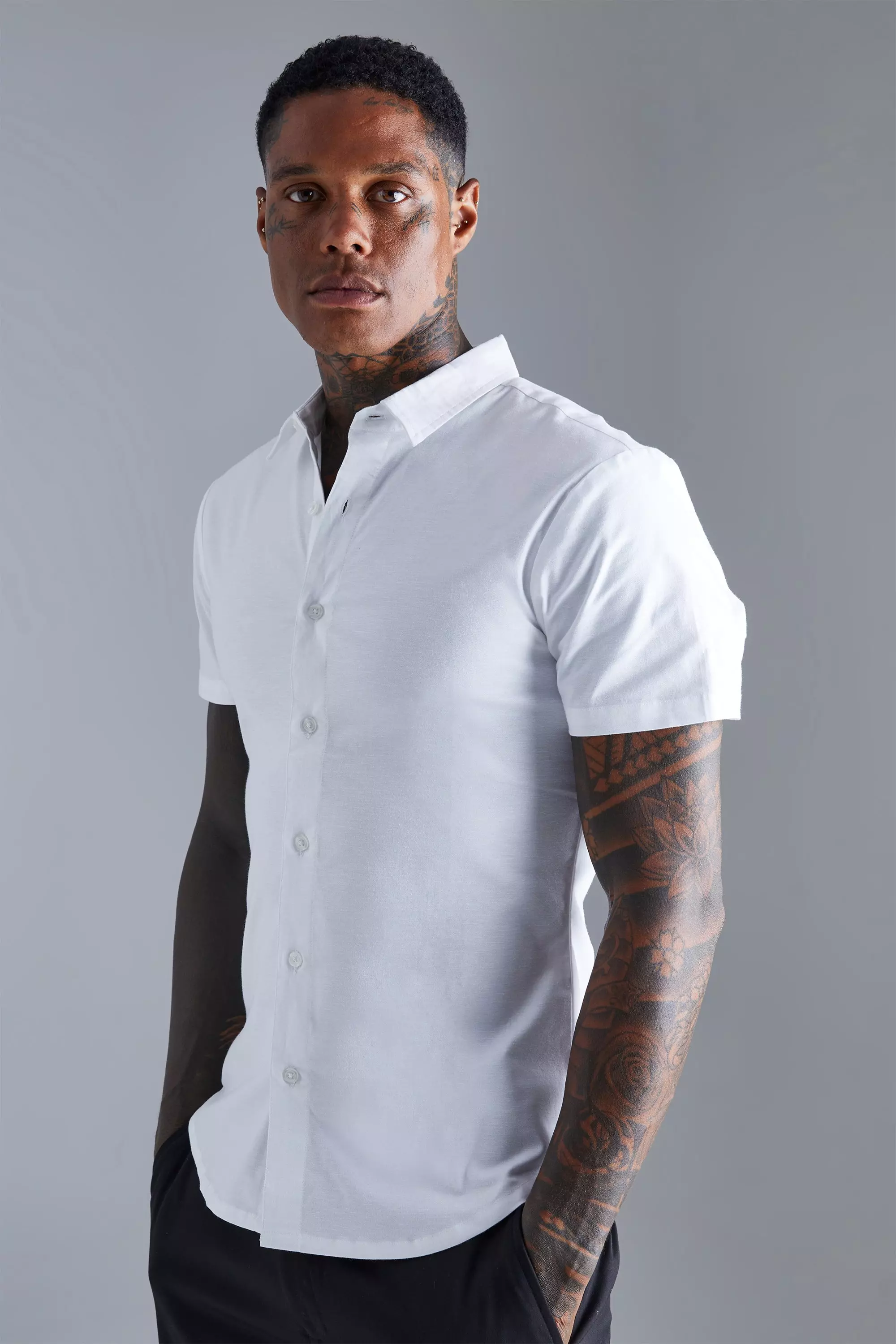 Kurzärmliges Muscle-Hemd, White alternatives Bild