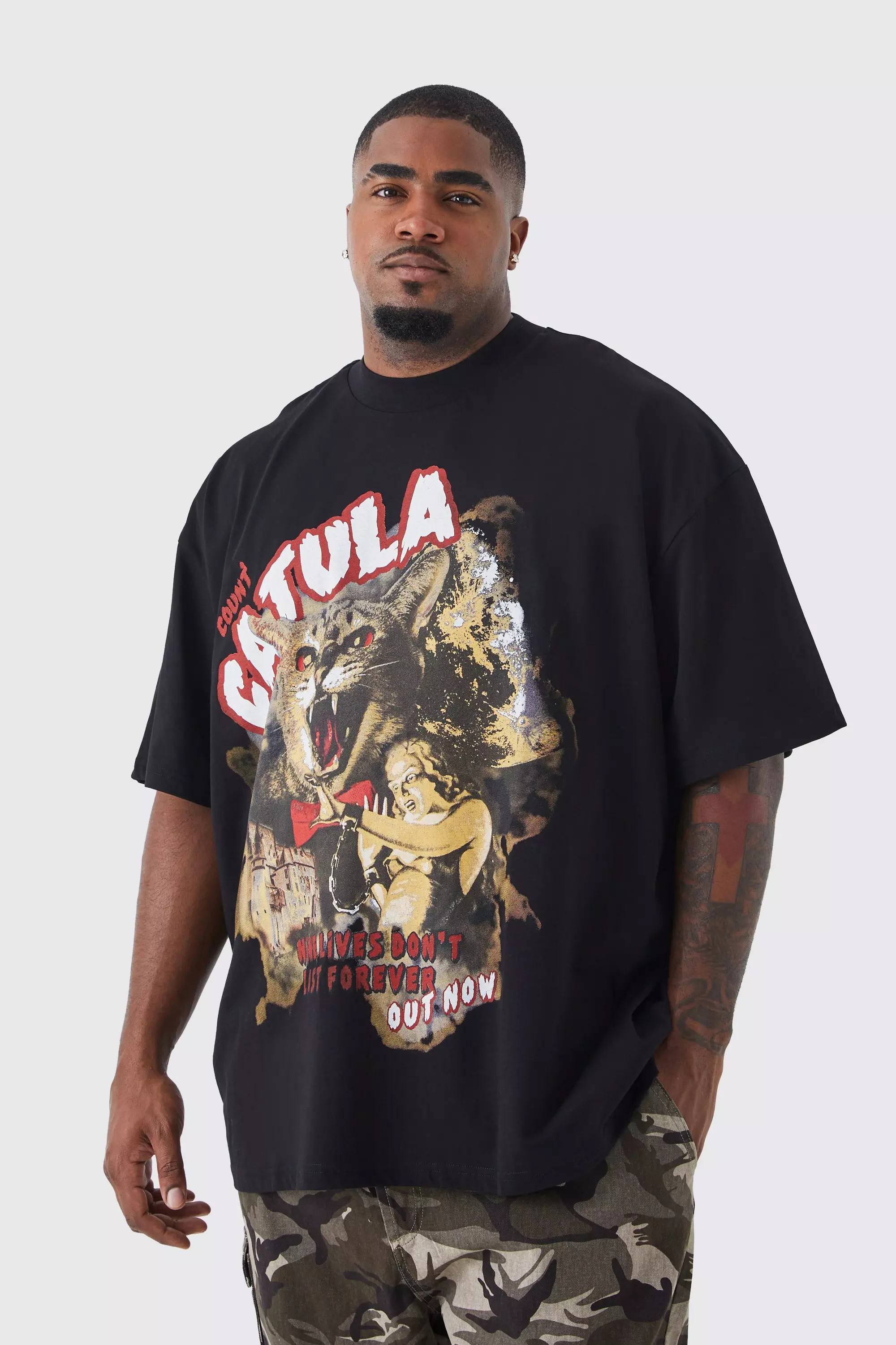 Black Plus Oversized Cataula Graphic T-shirt