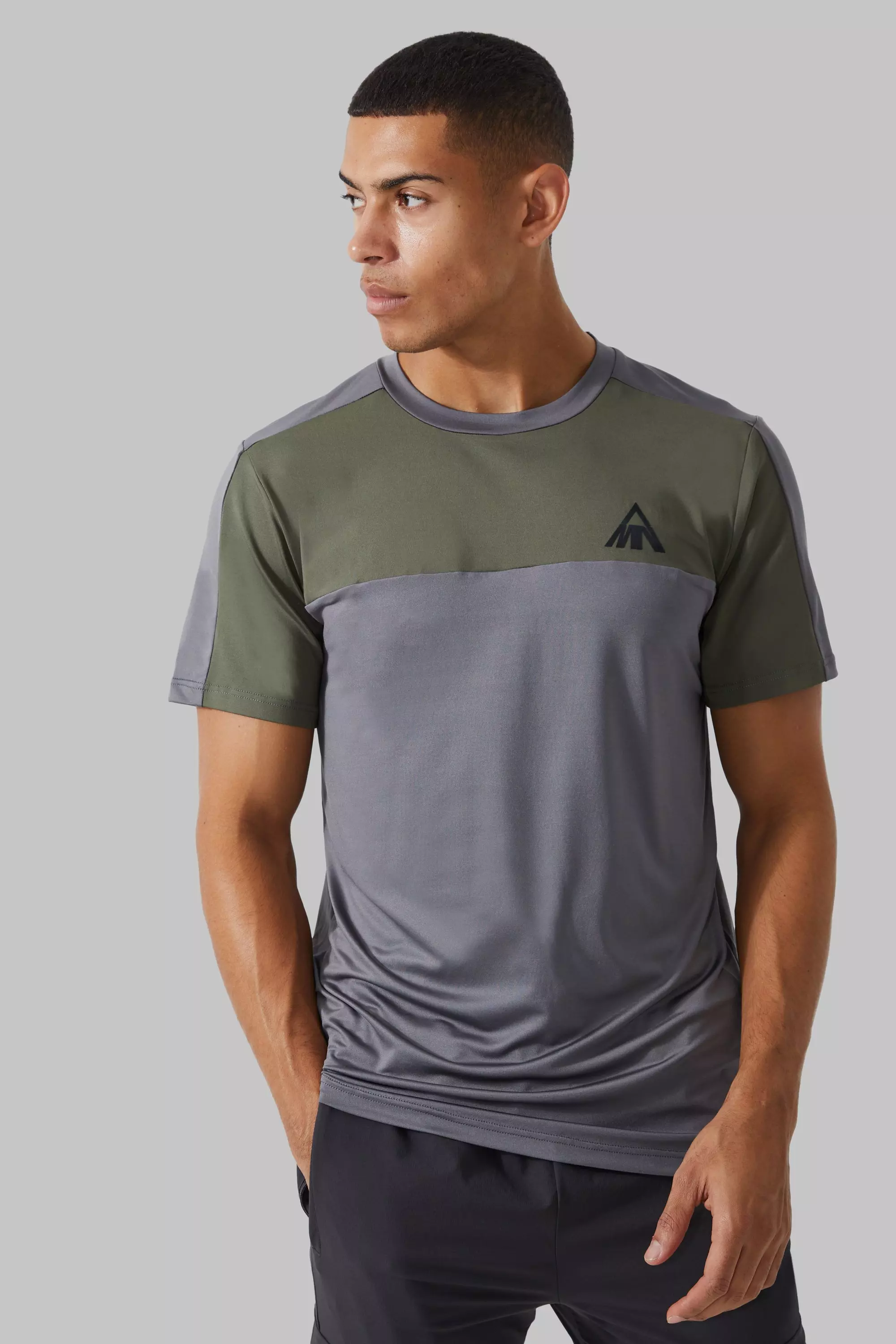 Man Active Colour Block Panelled T-shirt Khaki