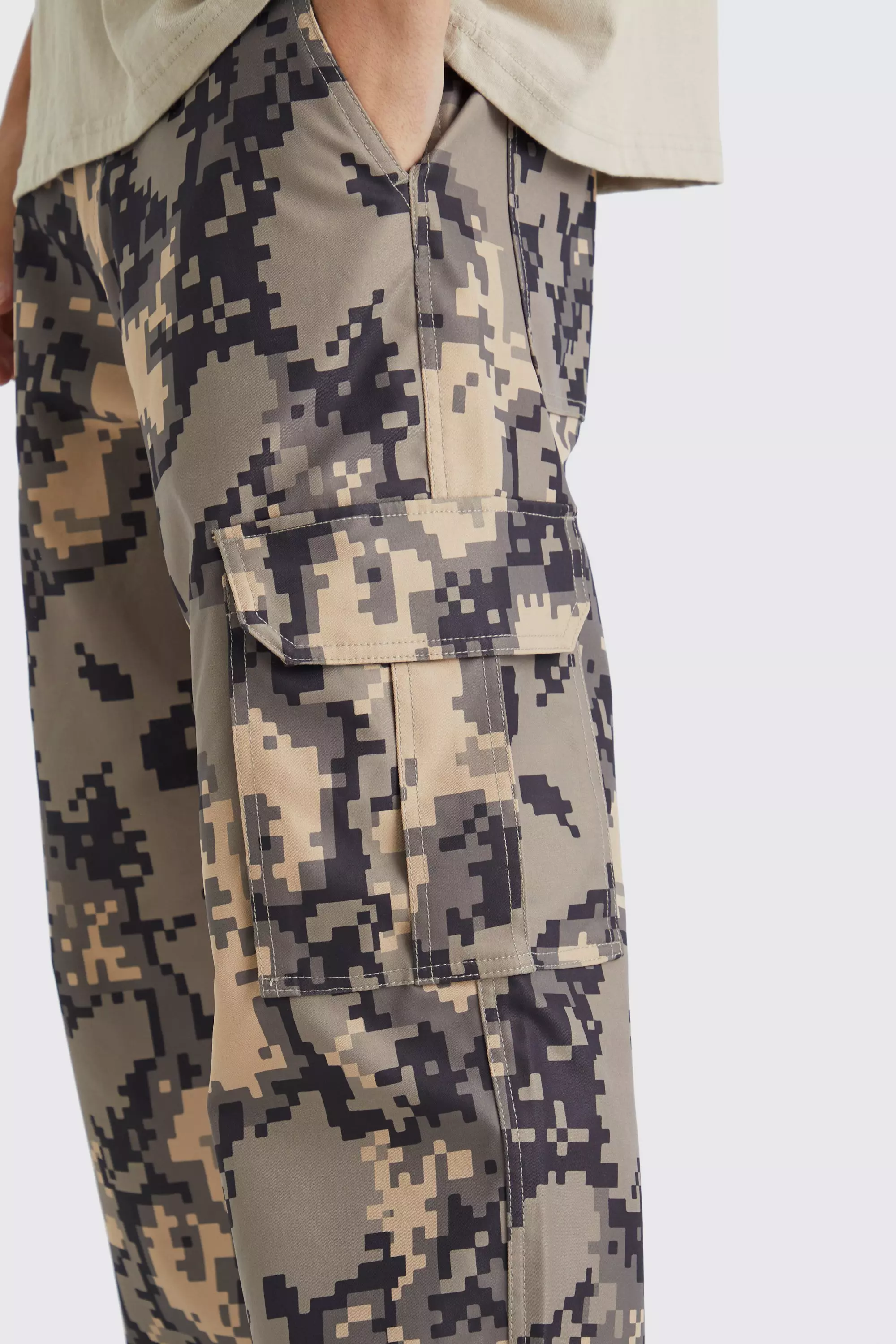 Relaxed Pixelated Camo Cargo Pants | boohooMAN USA