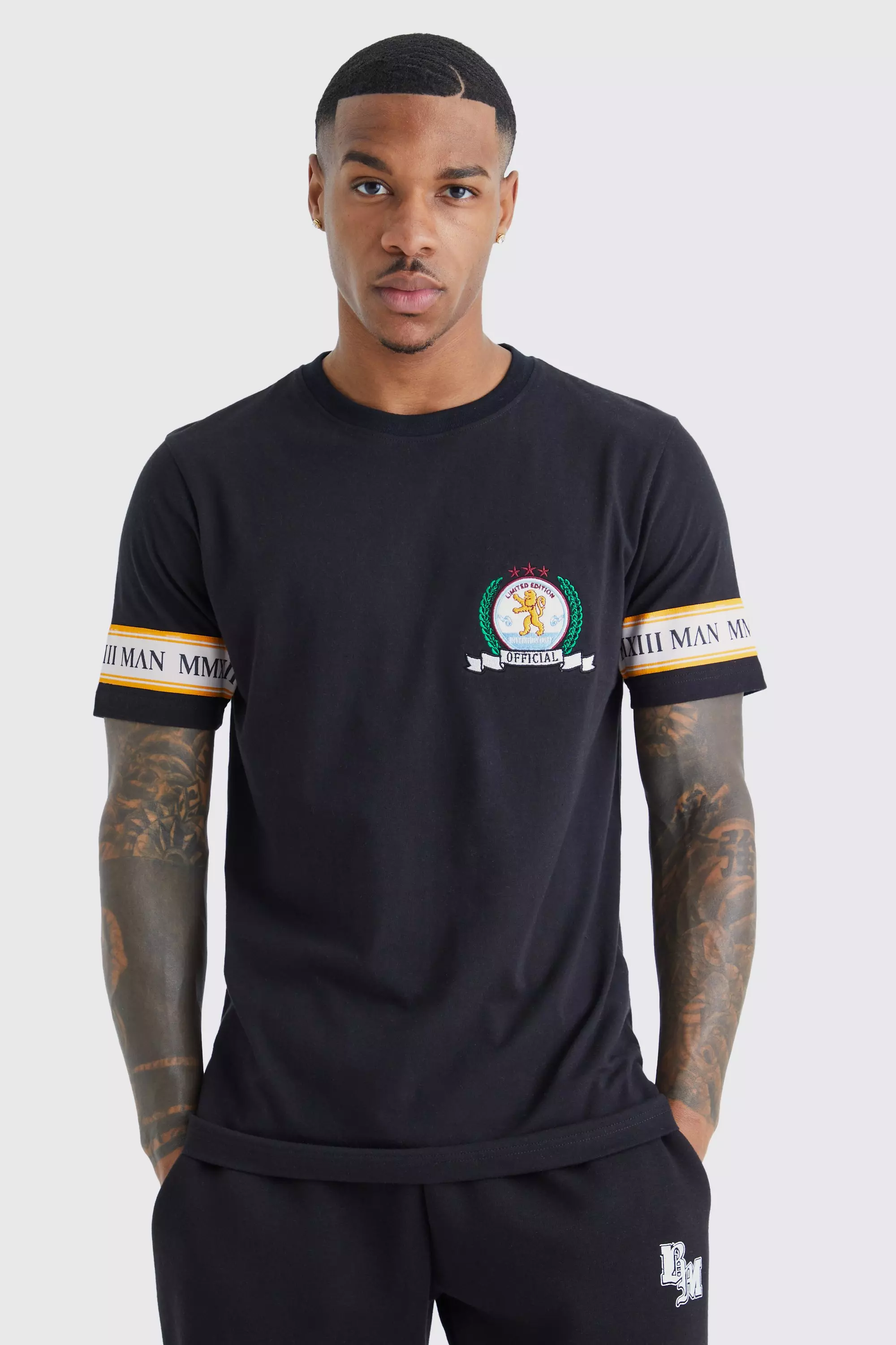 Black Man Gold Geborduurd Slim Fit T-Shirt alternatieve afbeelding