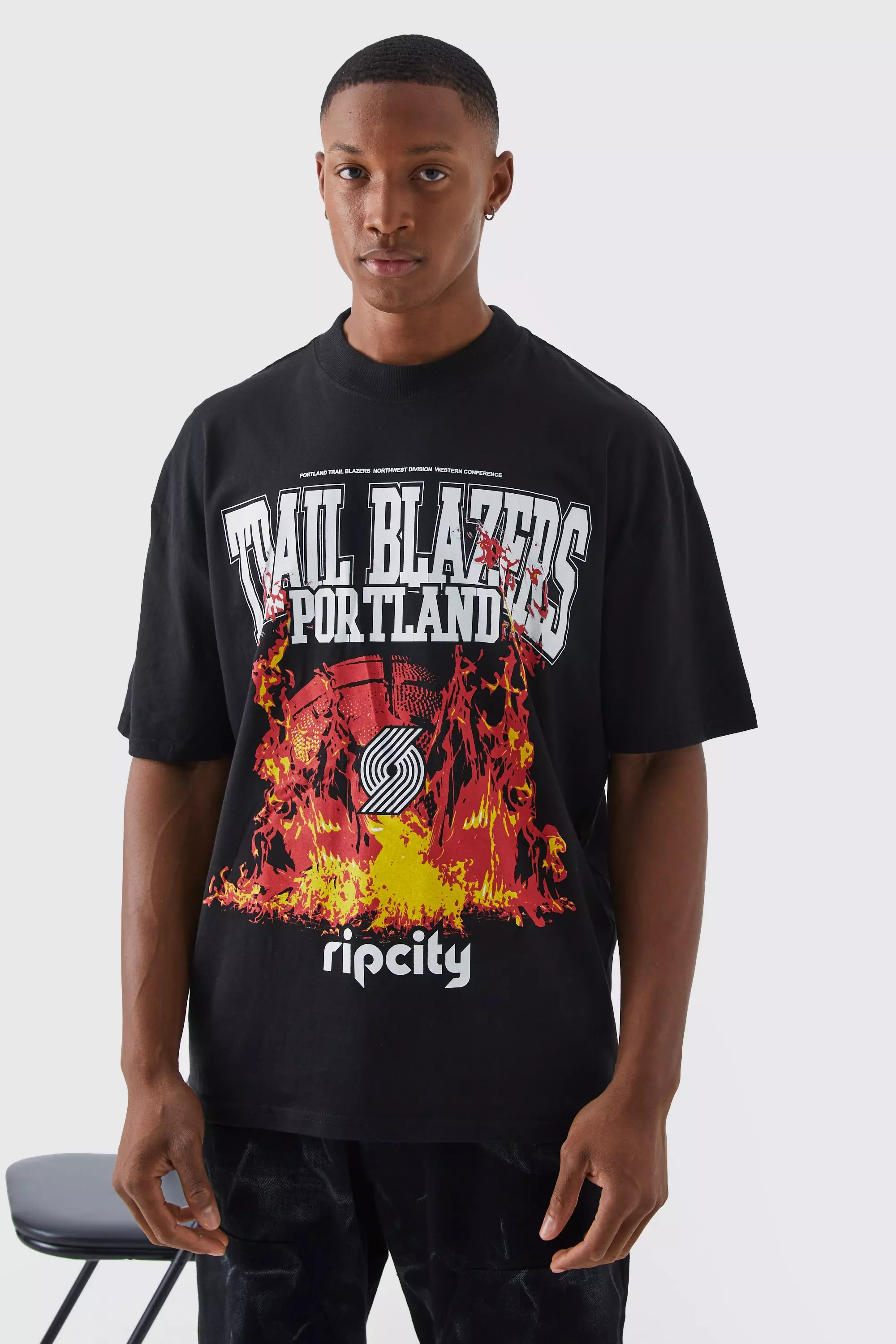 T Shirt mit lizenziertem Portland Trail Blazers Nba Print boohooMAN DE