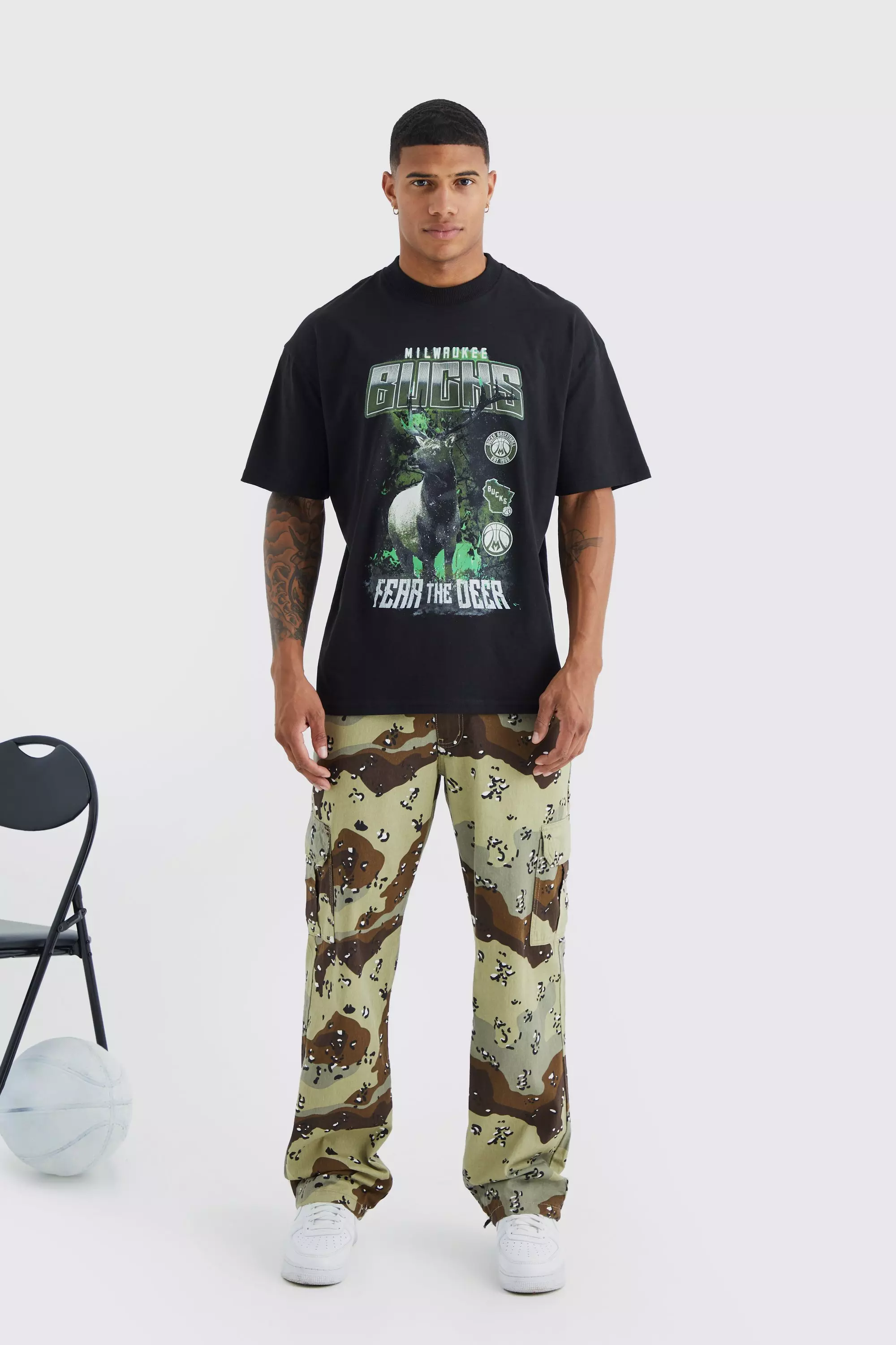 Black Milwaukee Bucks NBA License T Shirt alternative image