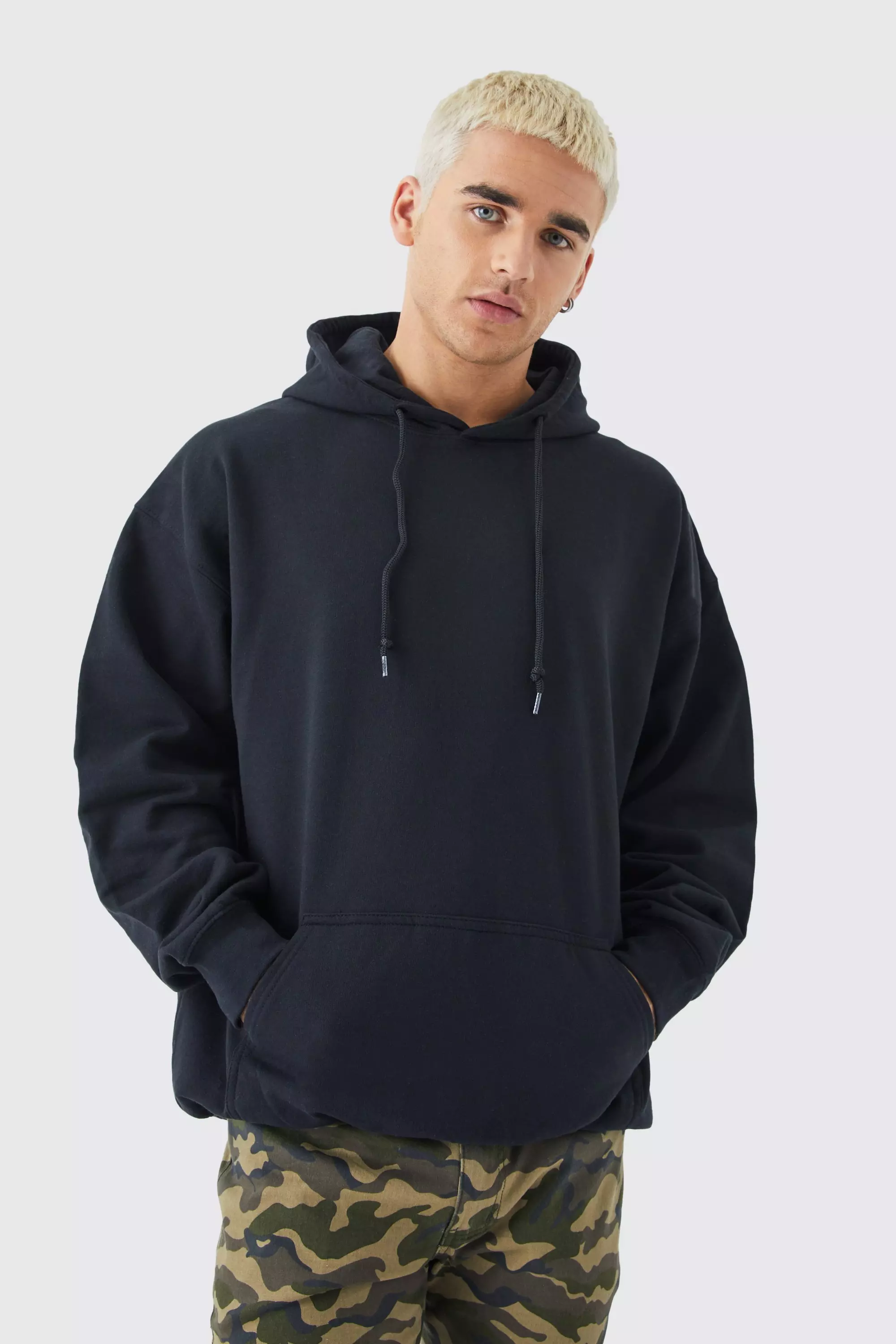 Oversize Hoodie mit lizenziertem Marvel Avengers Print, Black alternatives Bild