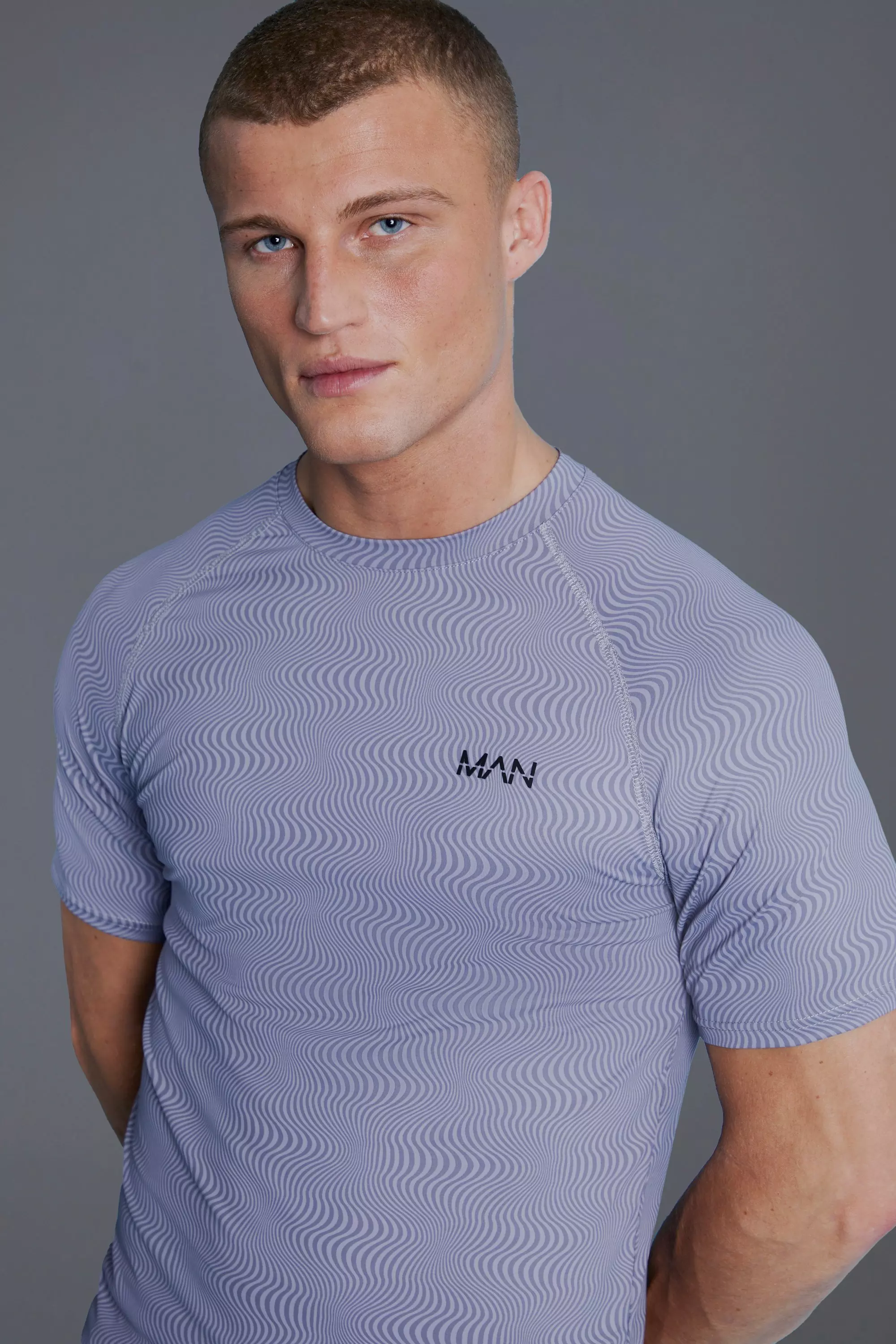 Man Active Muscle Fit Geo Print T-shirt Charcoal