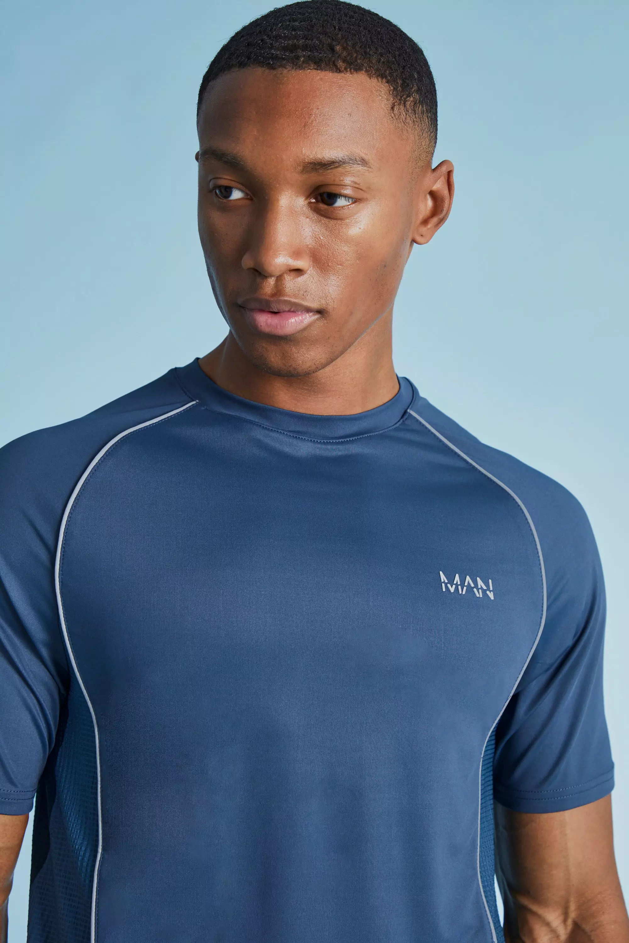 Man Active Muscle Fit Panelled T-shirt slate blue