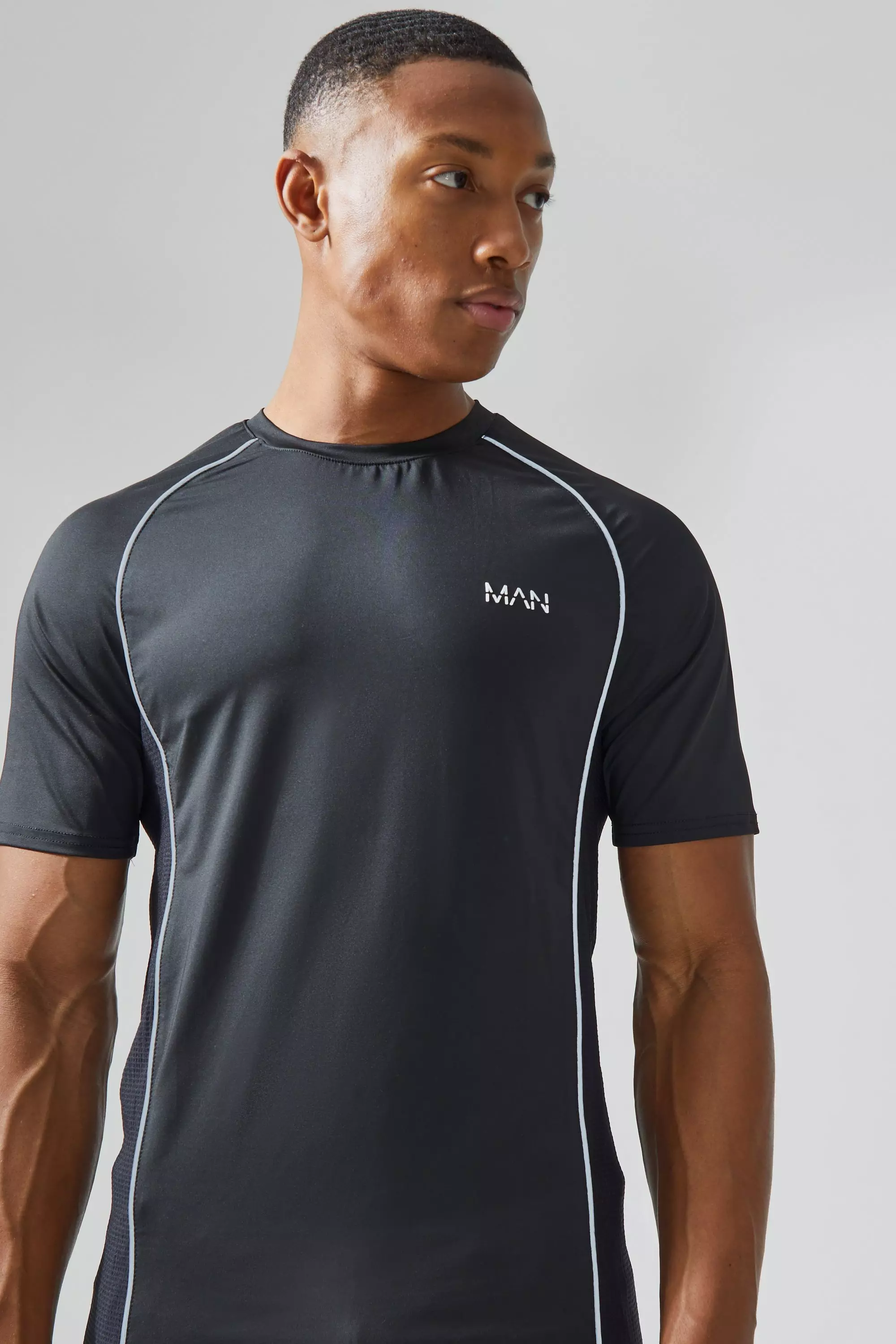 Man Active Muscle Fit Panelled T-shirt Black
