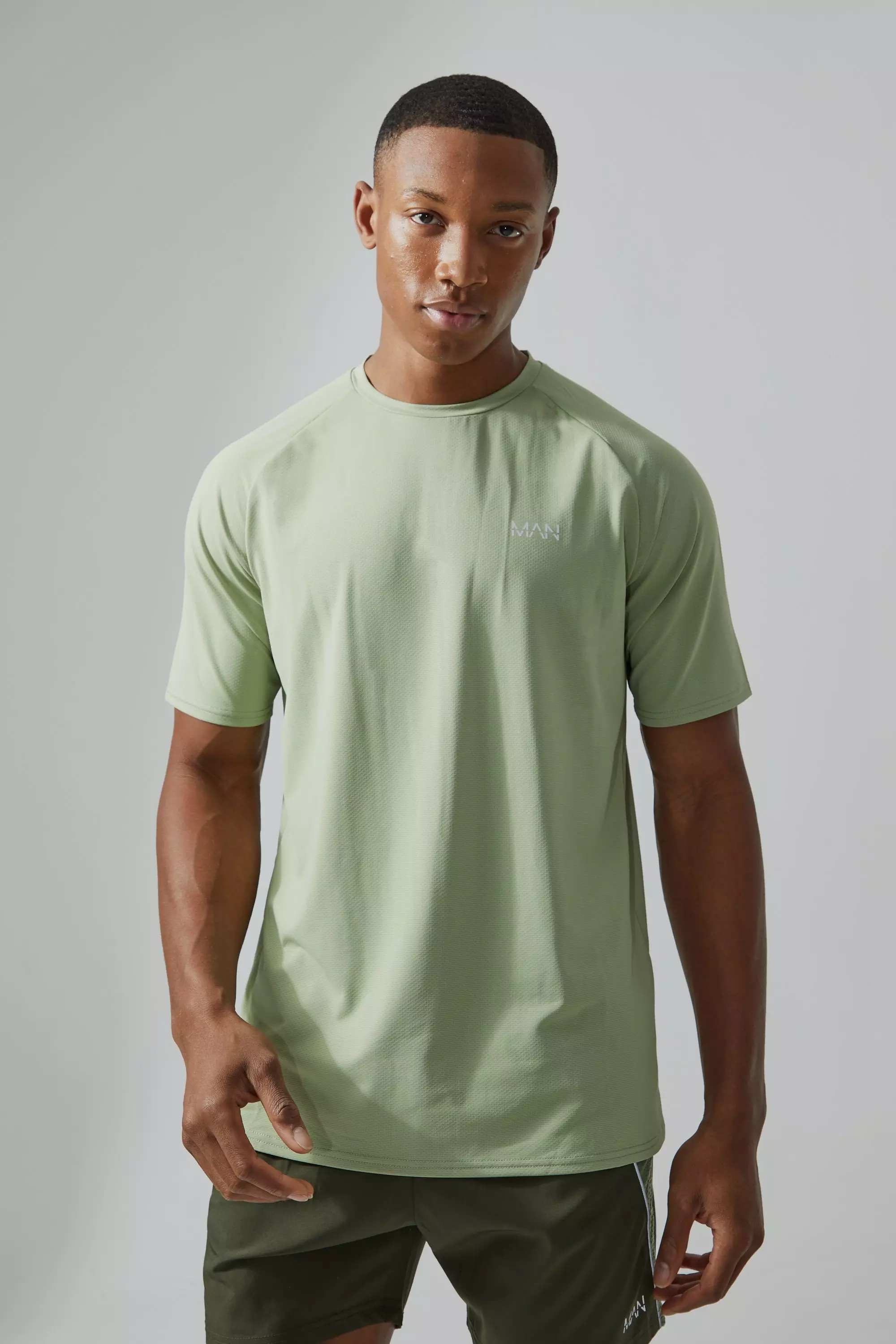 Man Active Mesh Textured Slim T-shirt Sage