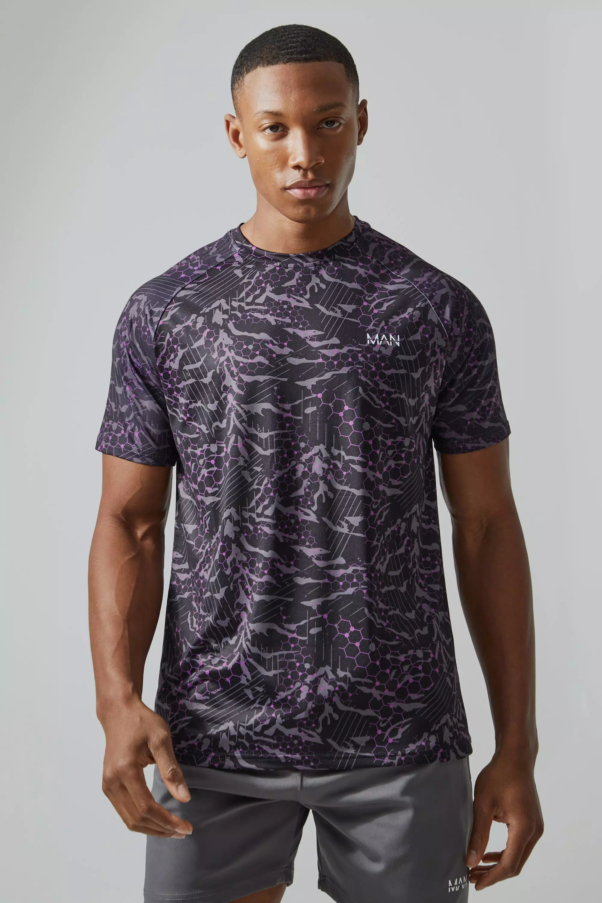 Man Active Geometric T-shirt Purple