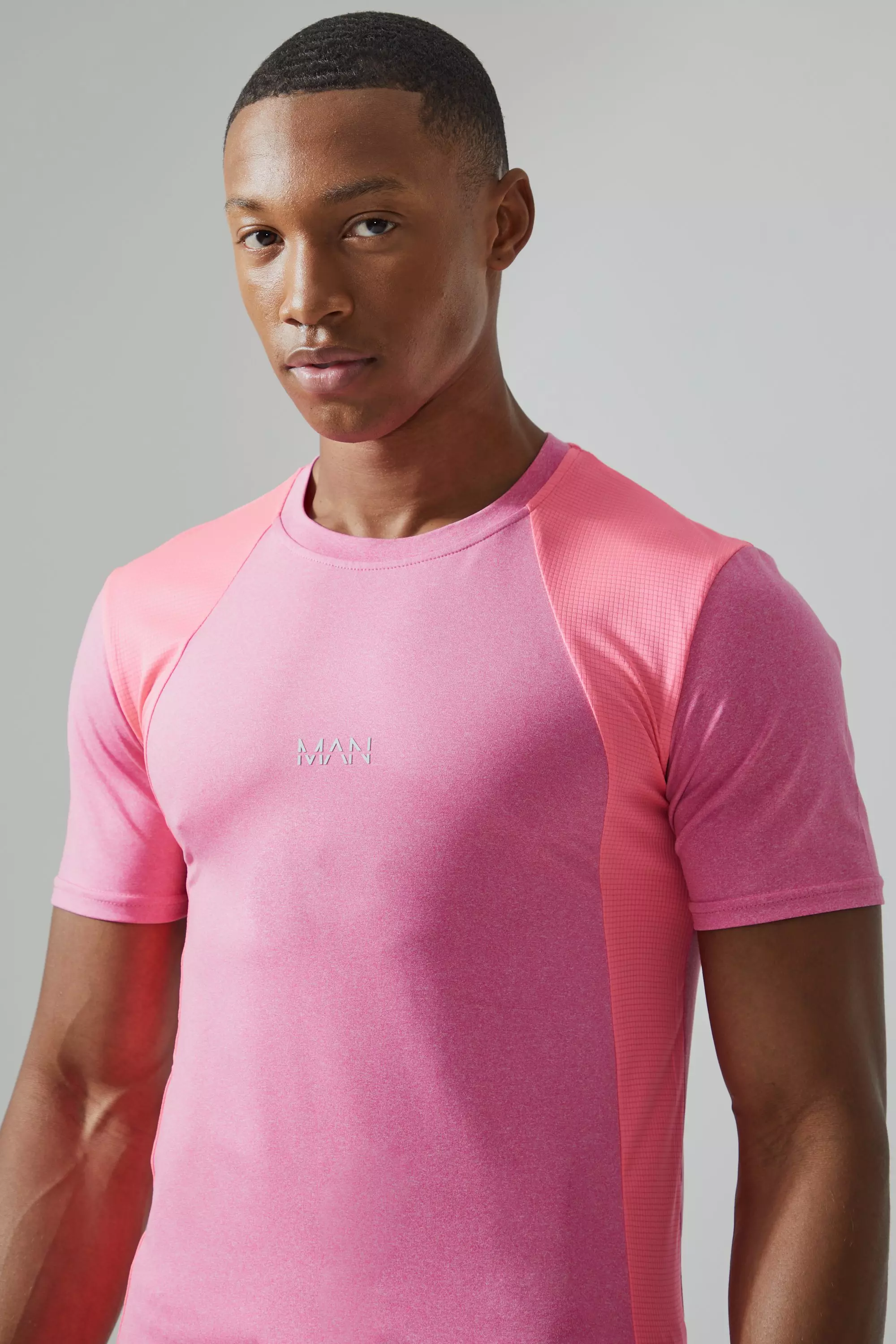 Man Active Mesh Muscle Fit Colour Block T-shirt bright pink