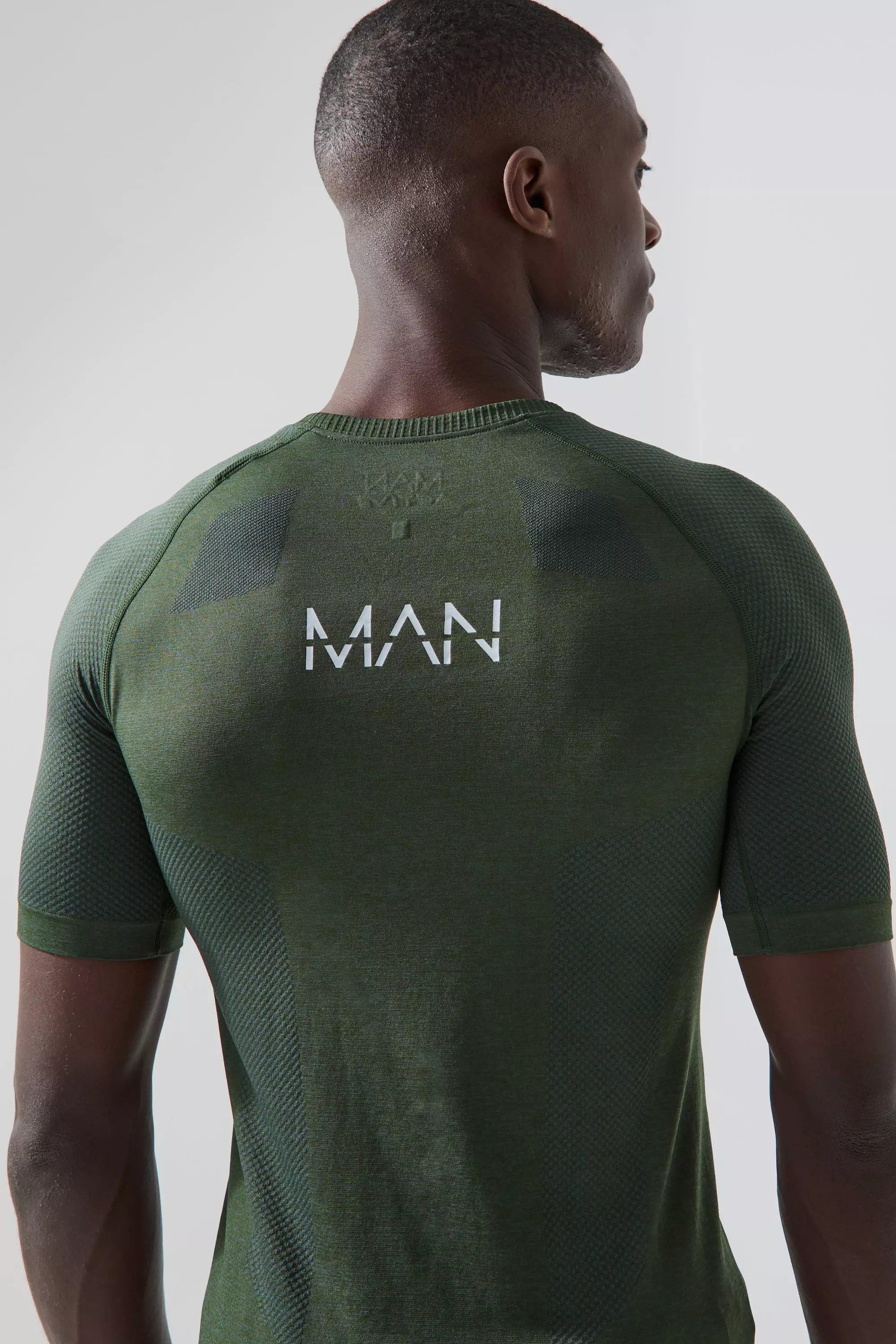 Man Active Seamless Muscle Fit T-shirt Khaki