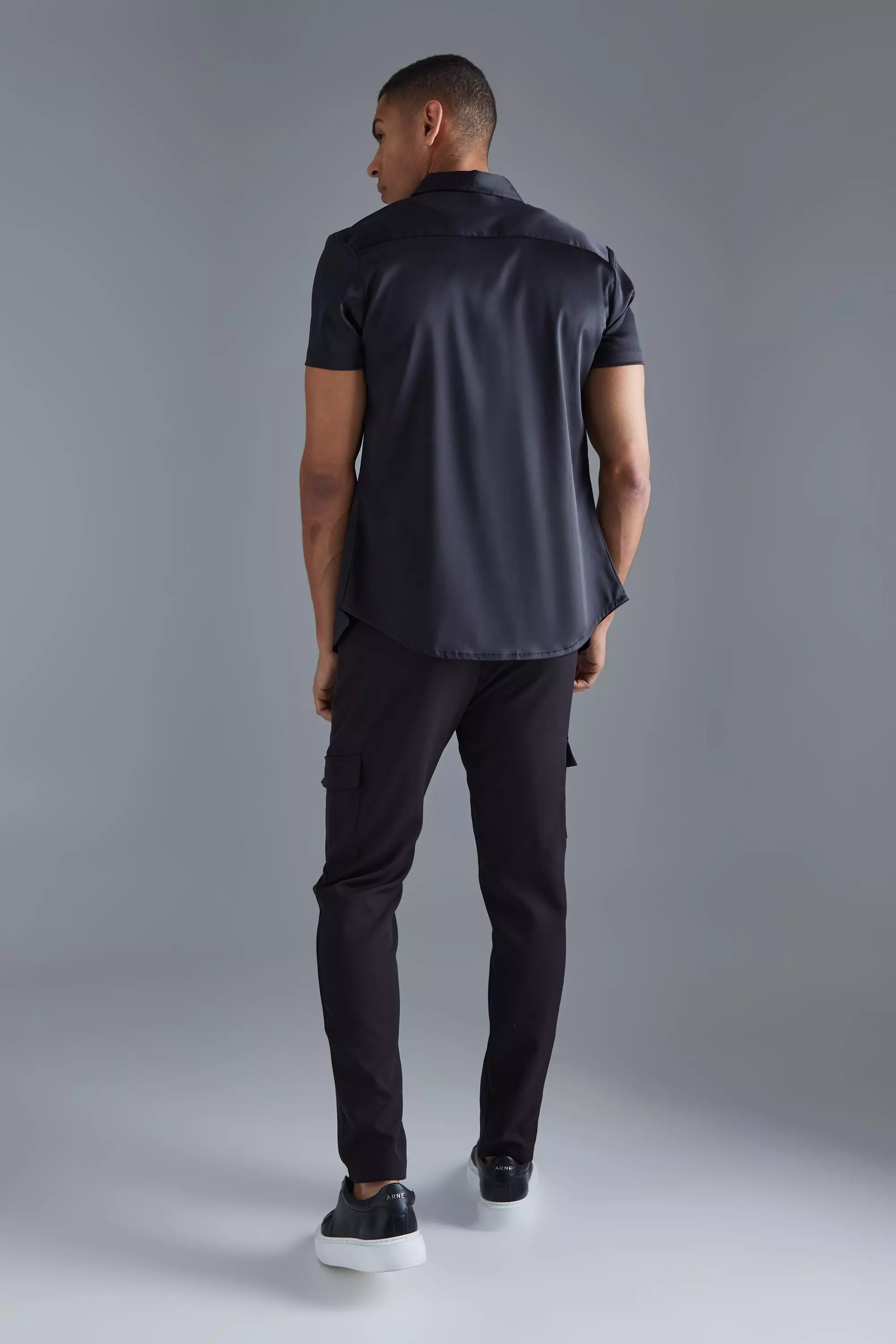 Camicia Attillata A Maniche Corte In Raso, Black immagine alternativa