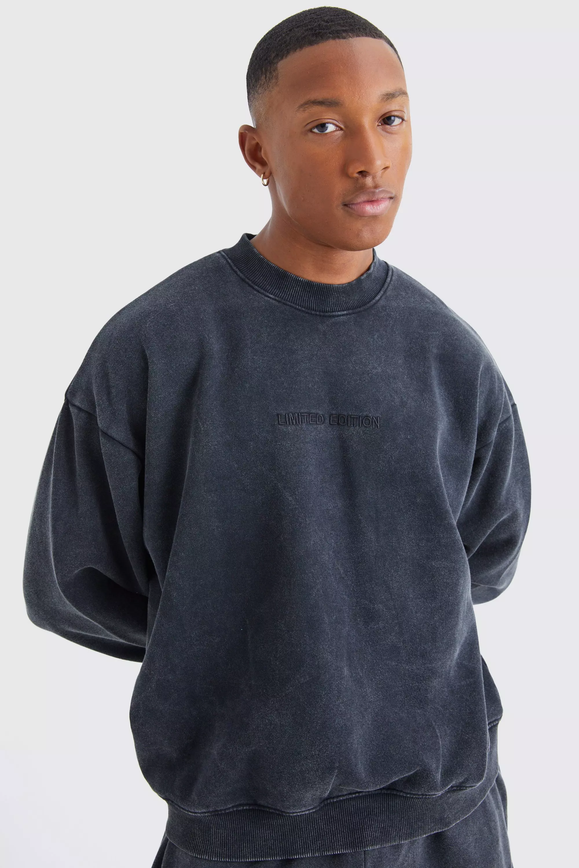 Oversized Limited Boxy Acid Wash Sweatshirt boohooMAN