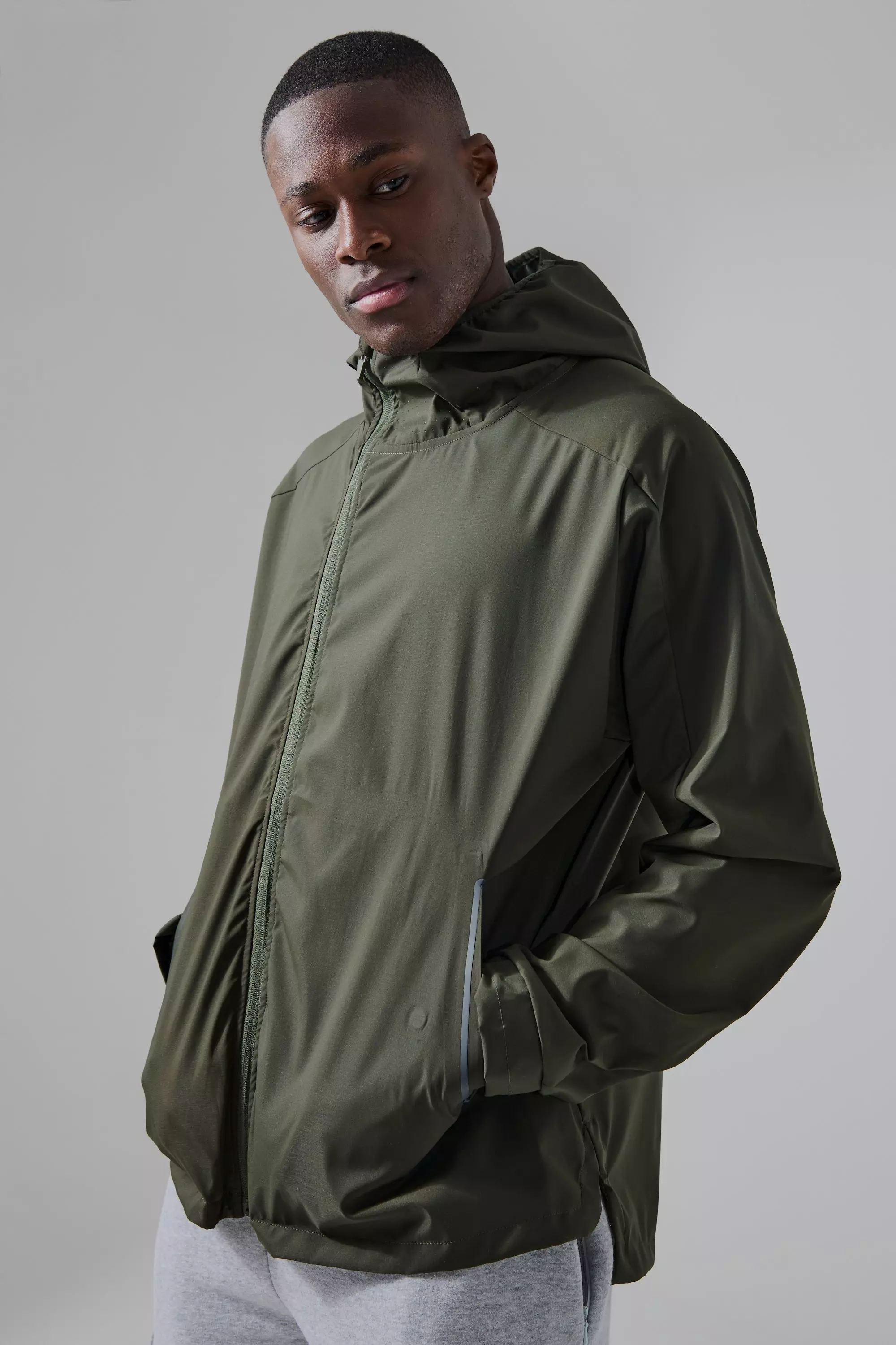 Man Active Trail Windbreaker Khaki