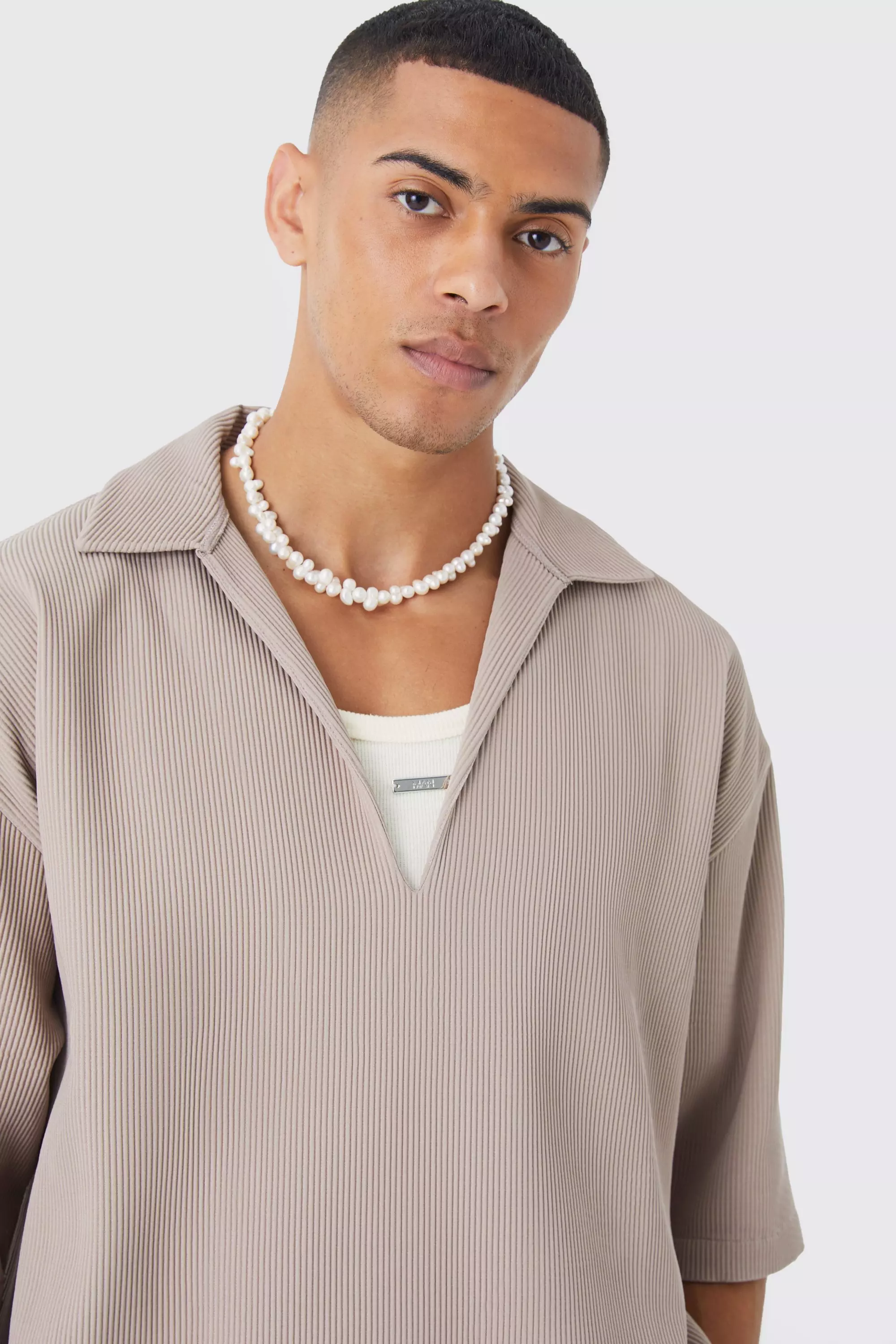 Pleated Oversized V Neck Shirt | boohooMAN USA