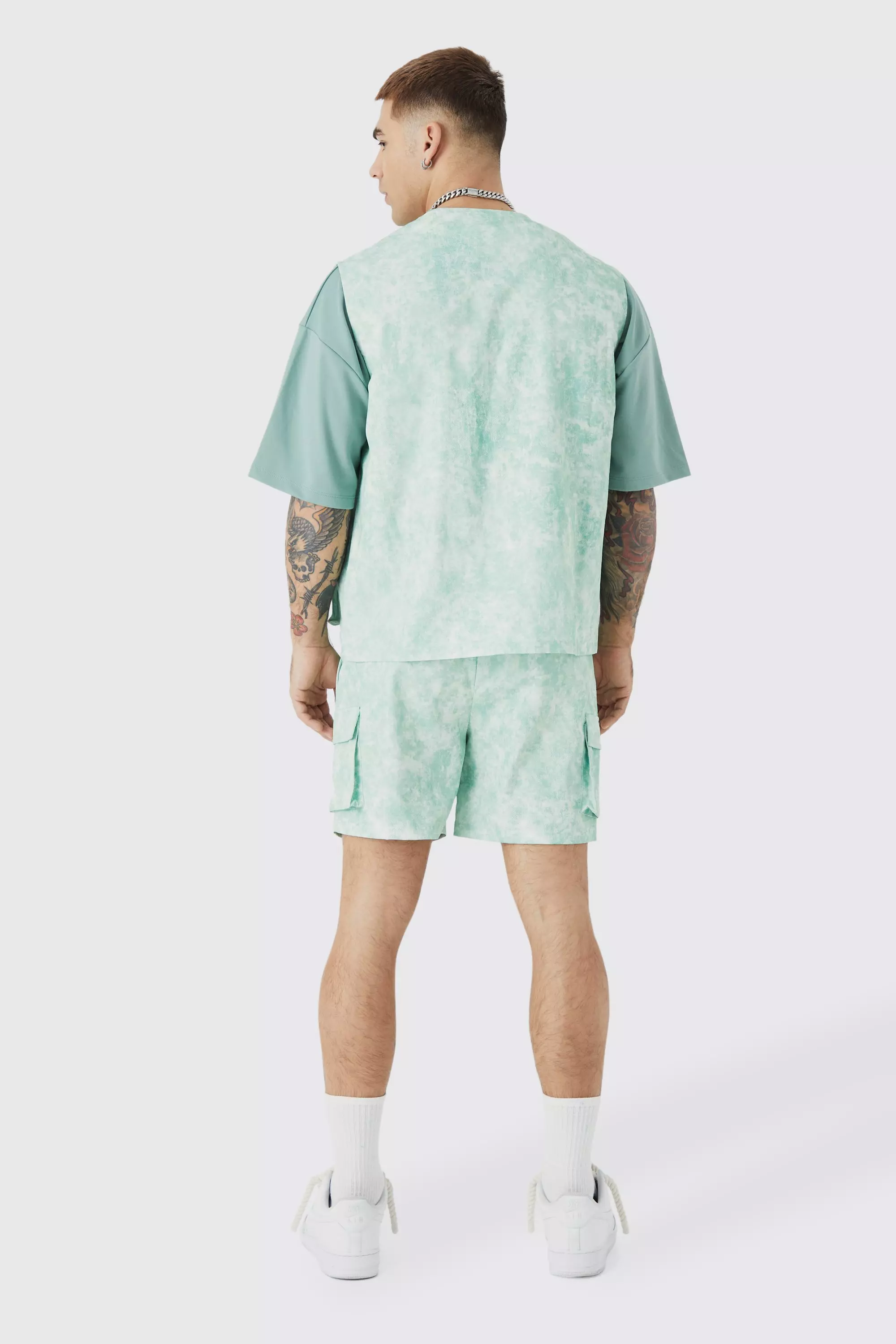 Sage Sleeveless Cargo Utility Vest alternative image
