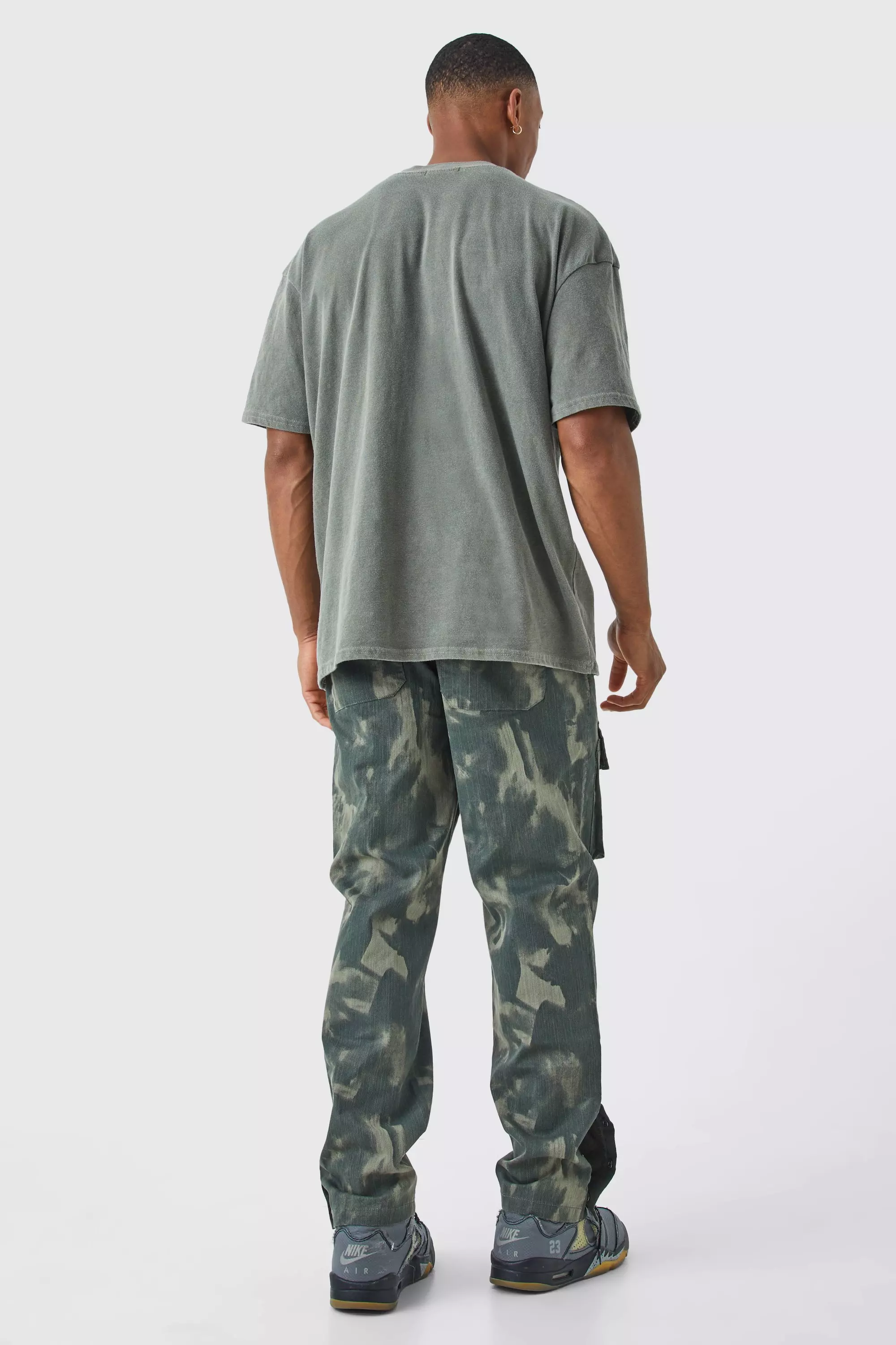 Slim-Fit Camouflage Cargo-Hose mit Druckknöpfen, Khaki alternatives Bild