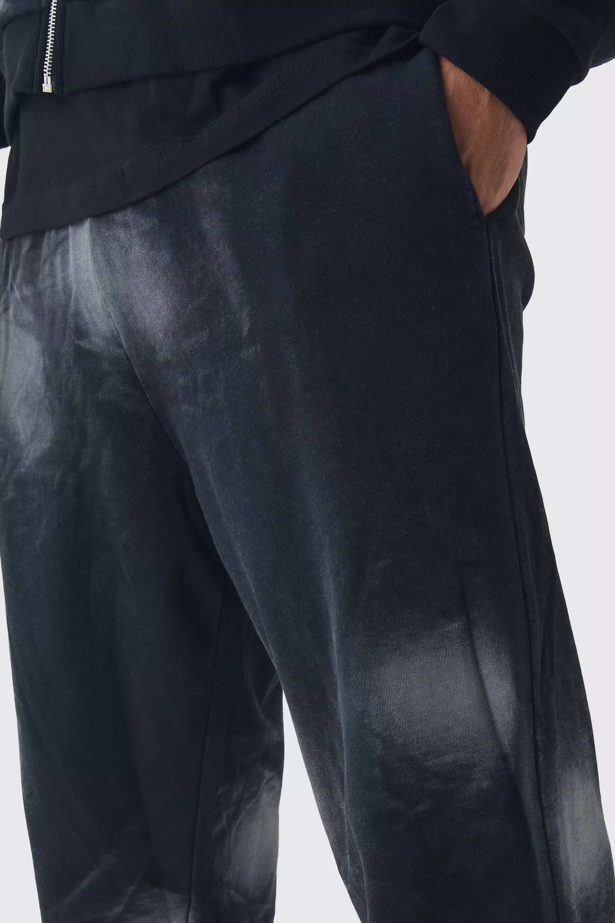 Black Plus Oversized Heavy Washed Applique Joggers alternative image