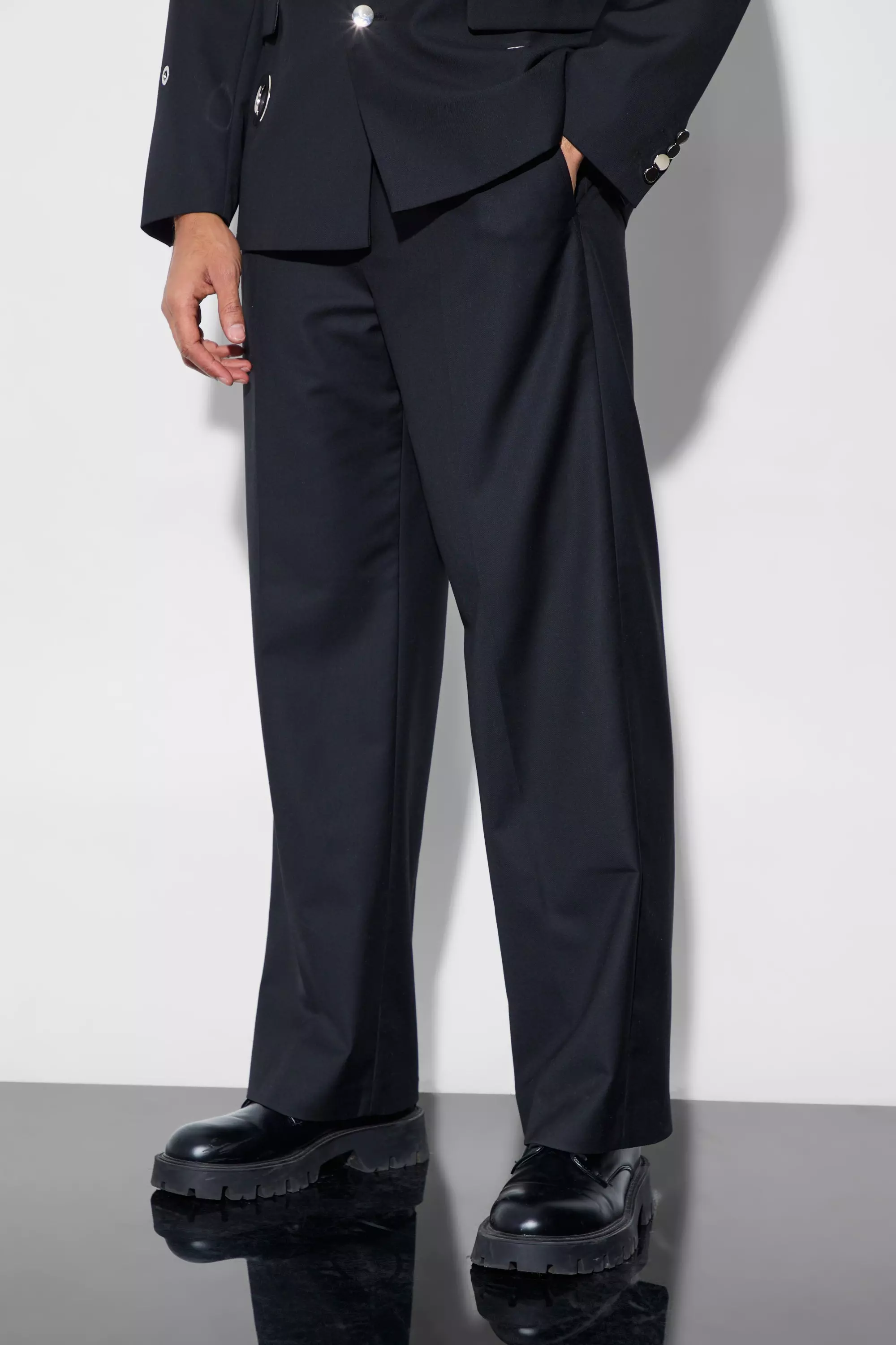 Costume oversize fendu autre image