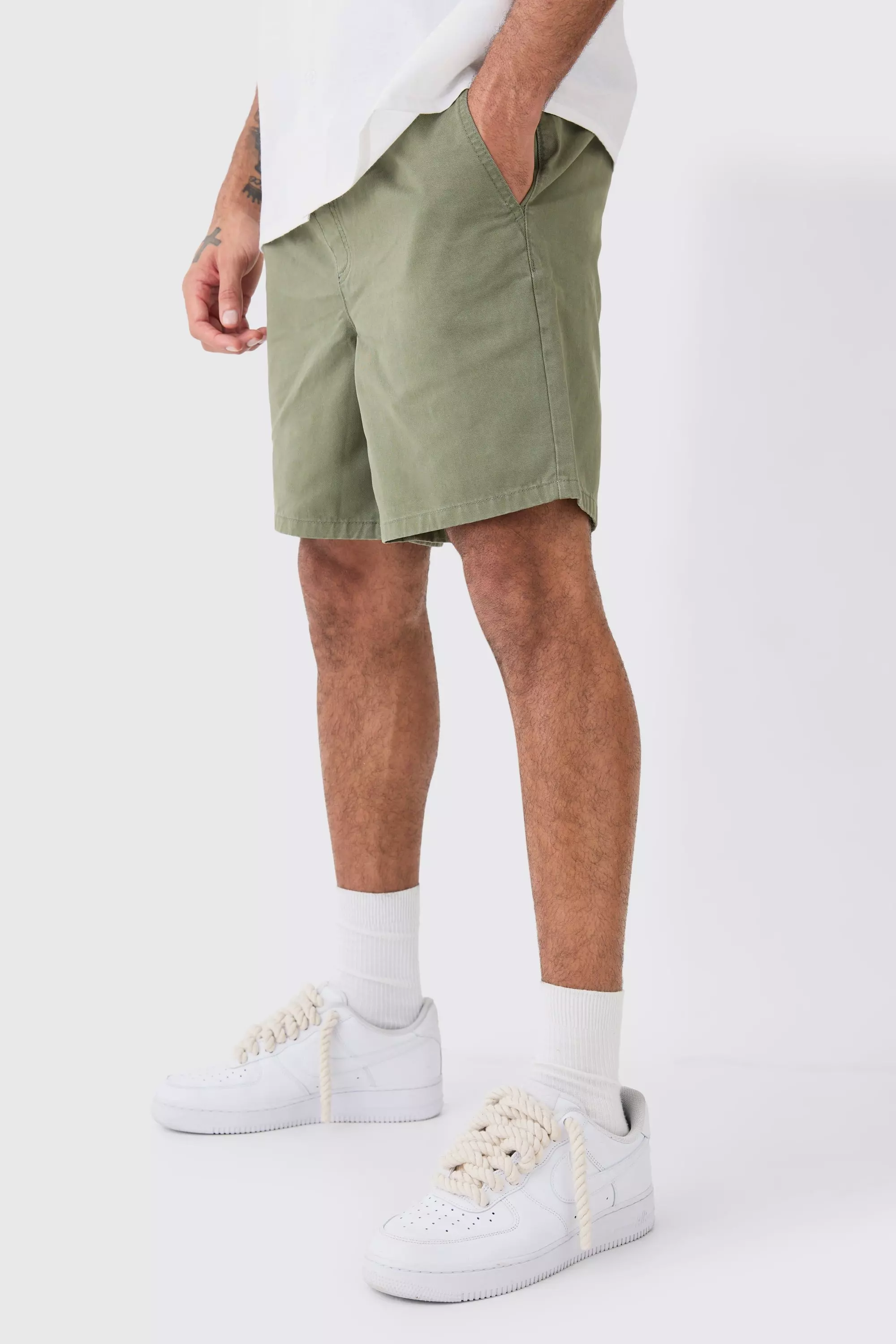 Shorter Length Relaxed Fit Elasticated Waist Chino Shorts in Khaki Khaki