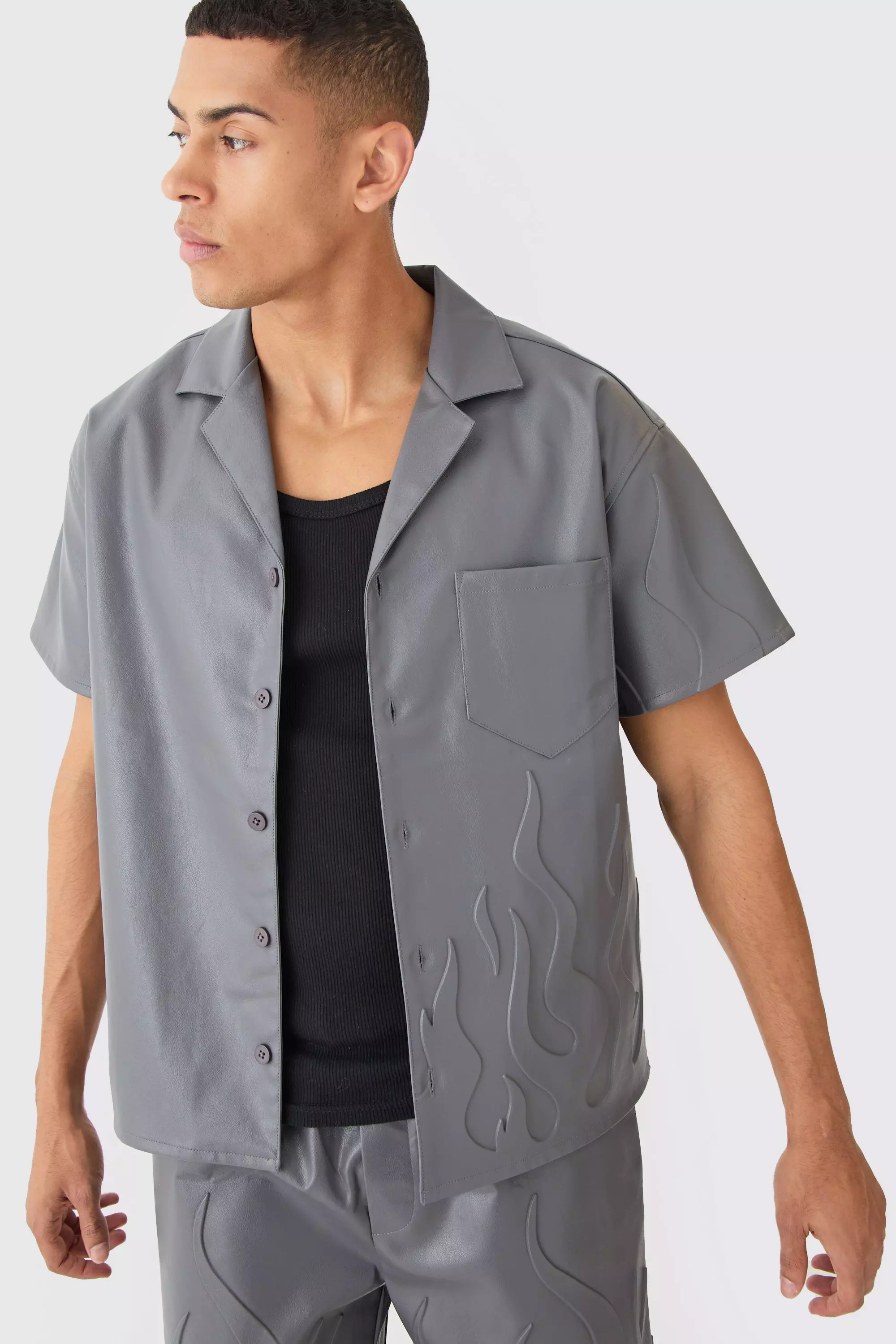 Charcoal Boxy PU Overhemd Met Korte Mouwen, Reliëf En Reliëf alternatieve afbeelding