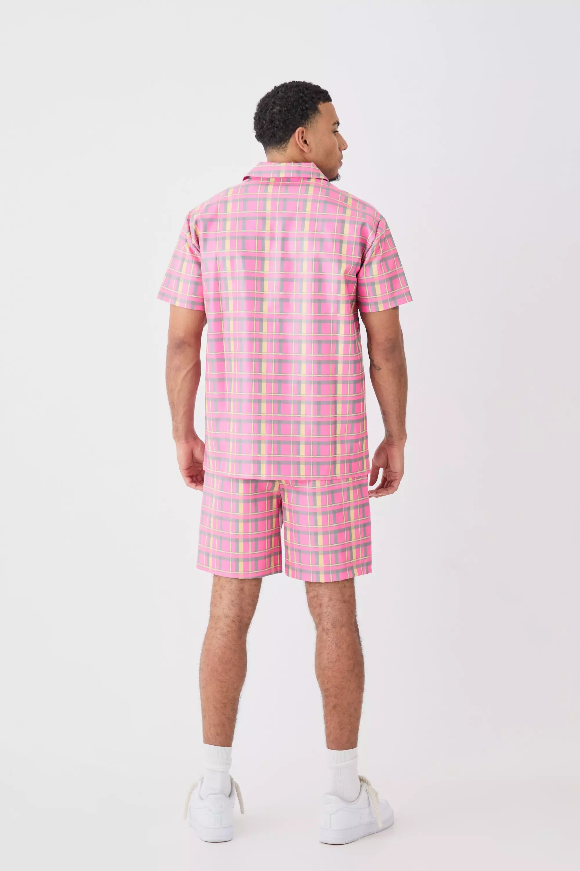 Multi Elastic Waist Check Pu Relaxed Short alternative image