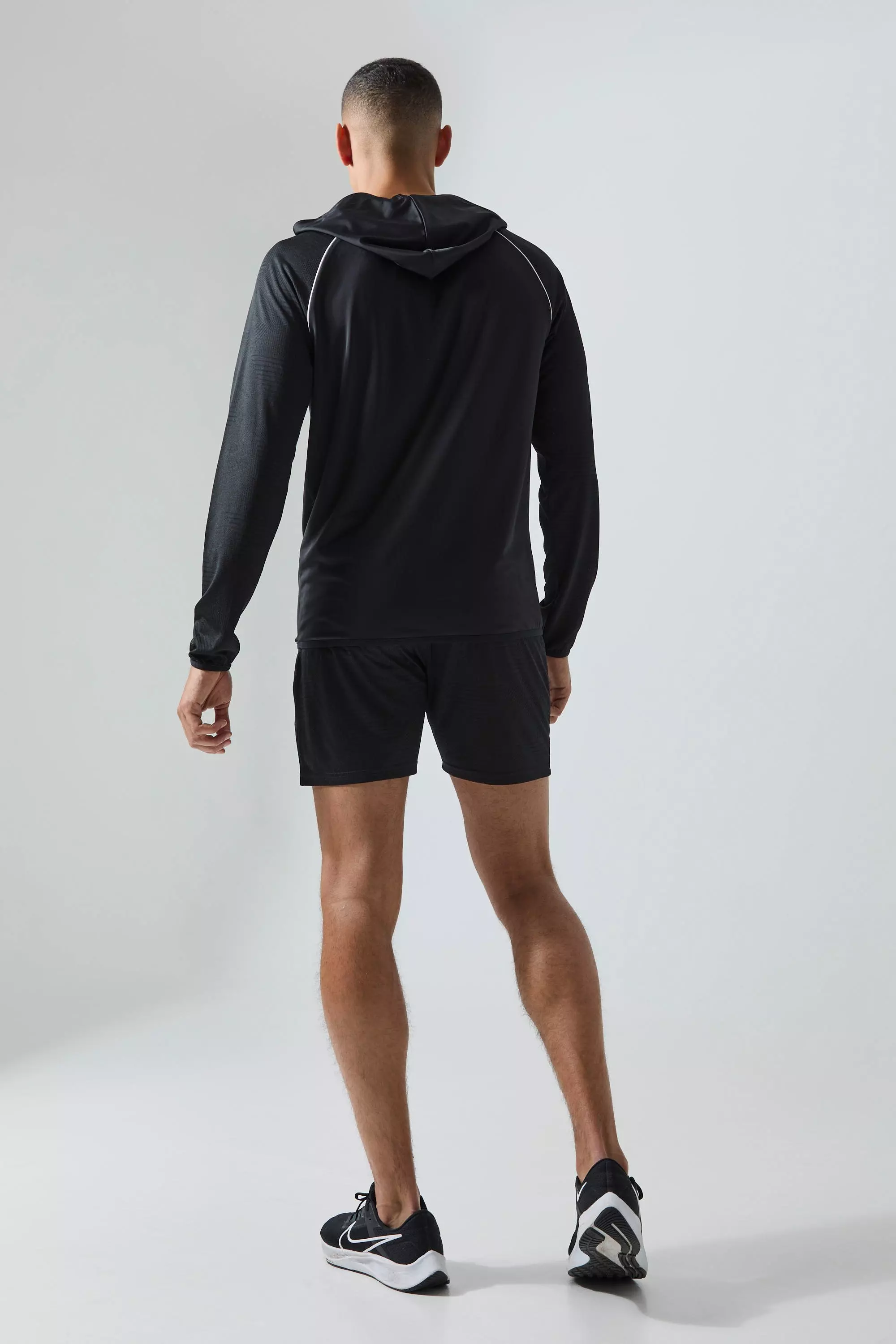Black Man Active Geo Jacquard 5inch Shorts alternative image