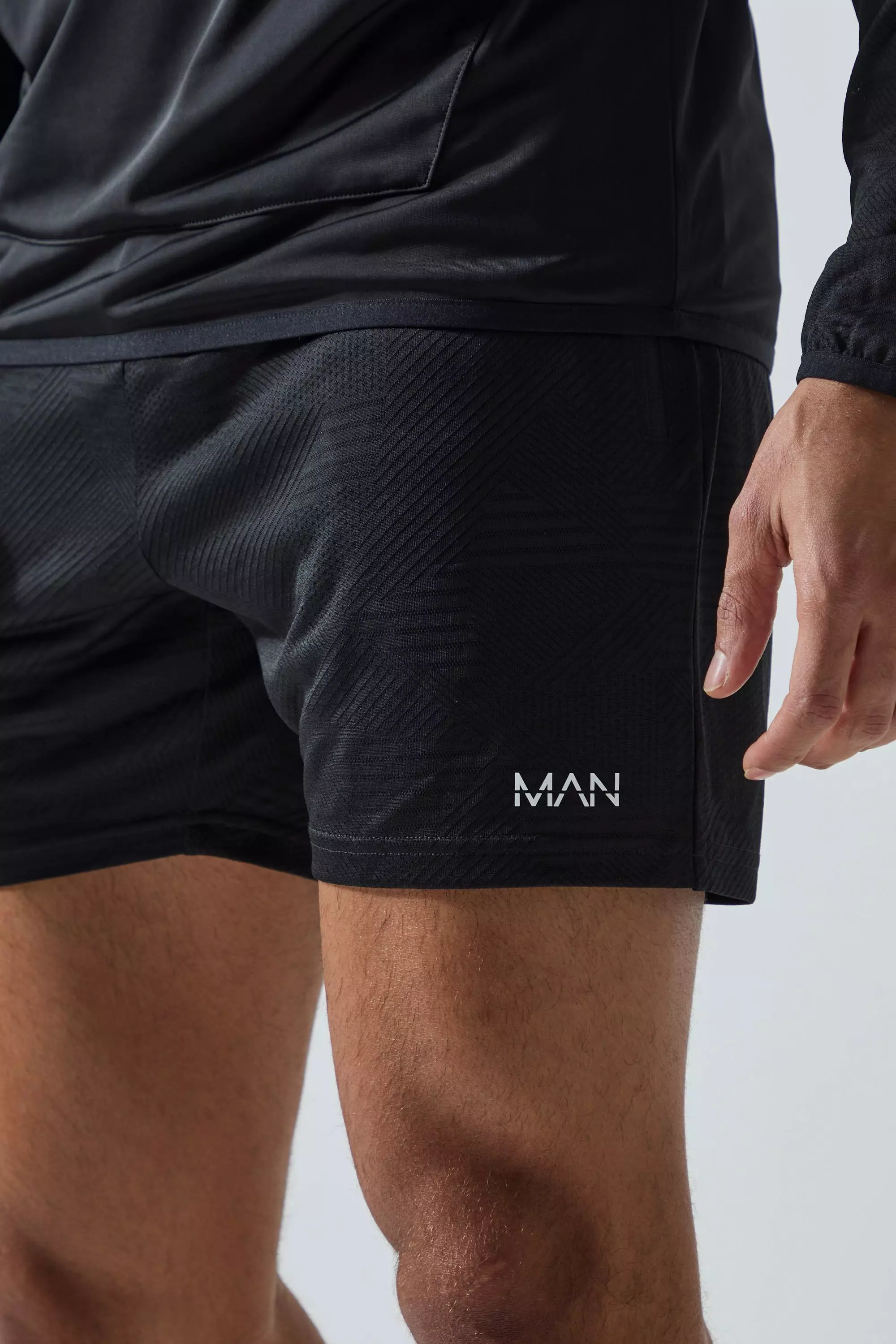Black Man Active Geo Jacquard 5inch Shorts alternative image