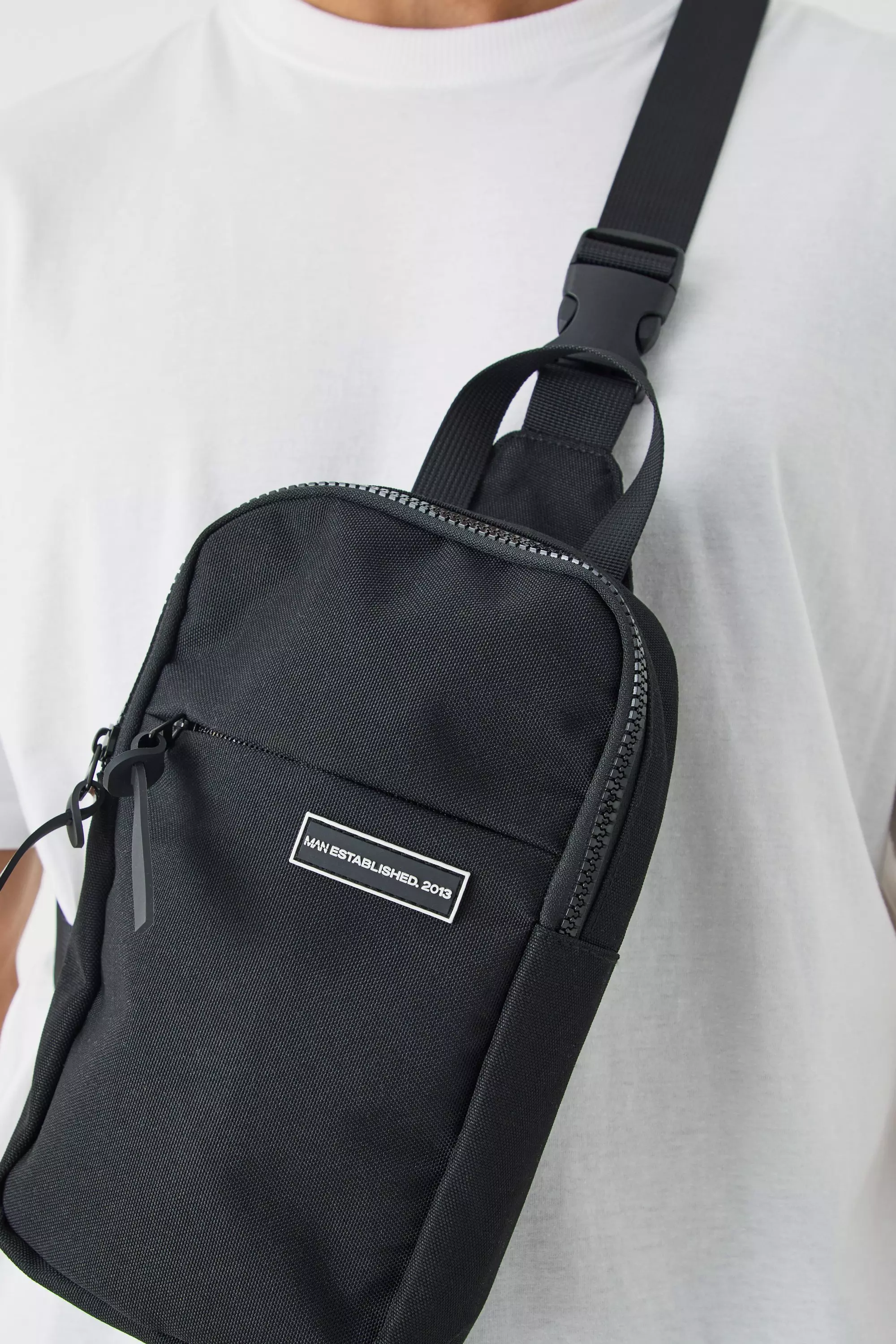 Mini Nylon-Umhängetasche, Black alternatives Bild