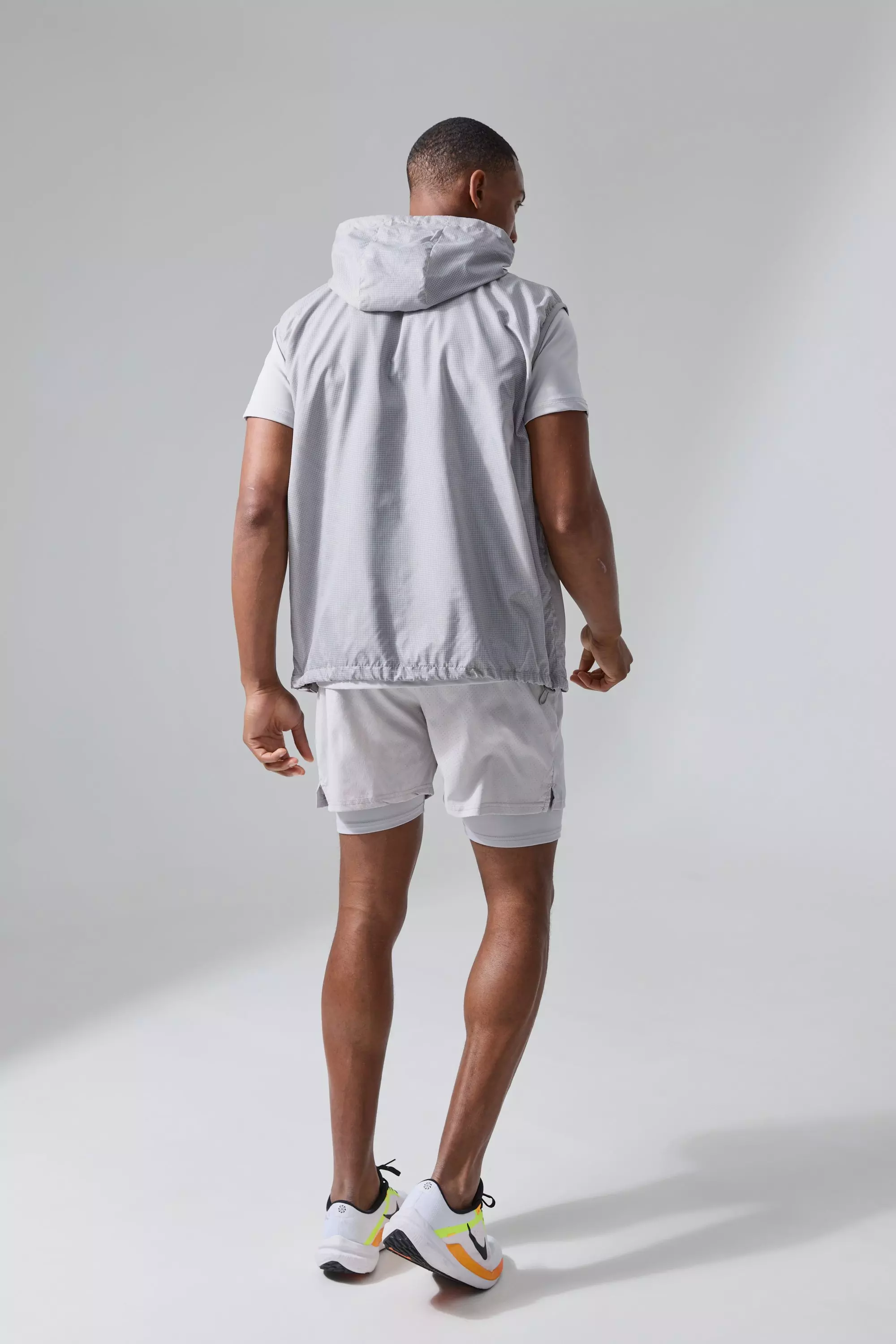 Black Man Active Bodywarmer Met Mesh Voering En Capuchon alternatieve afbeelding