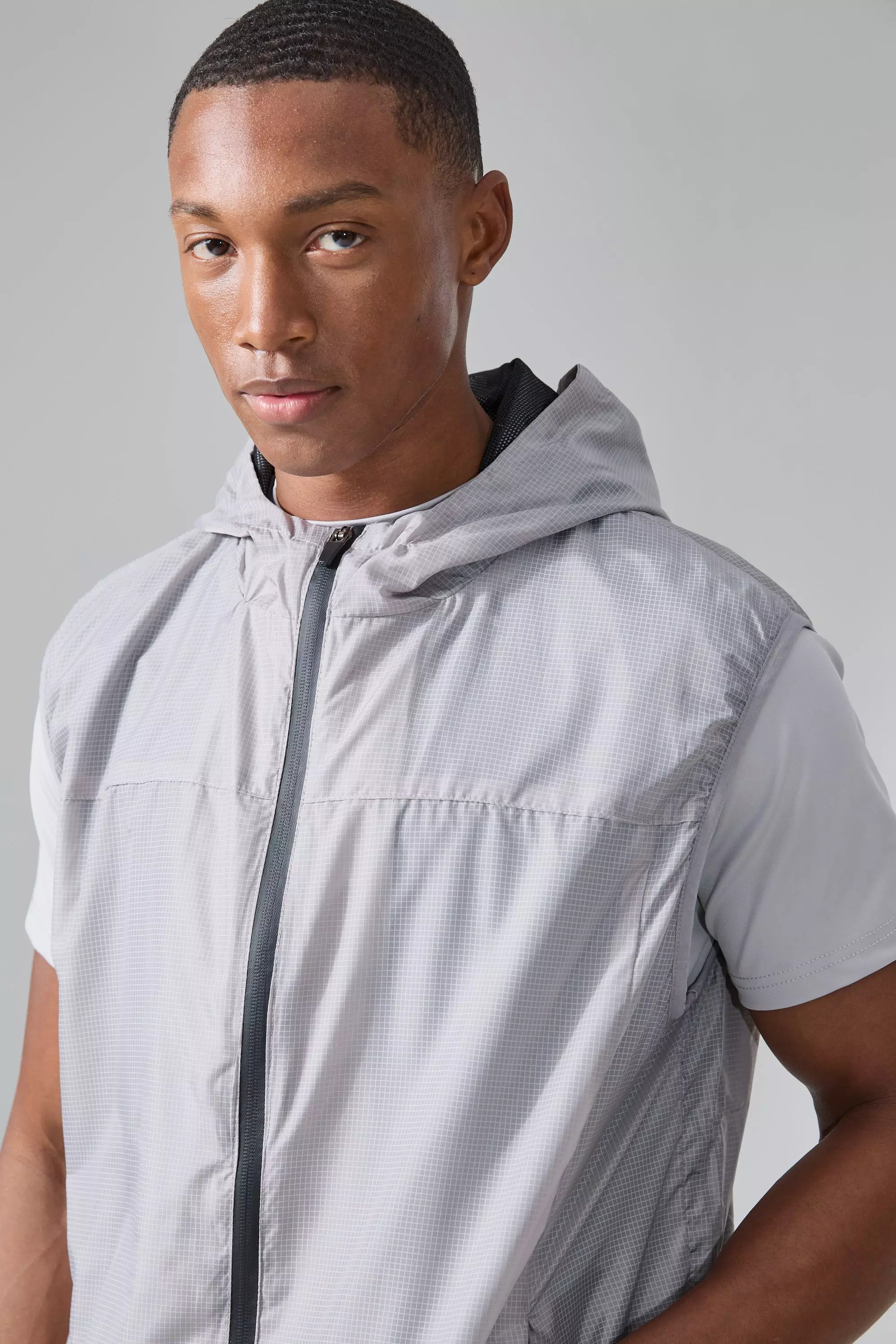 Black Man Active Bodywarmer Met Mesh Voering En Capuchon alternatieve afbeelding