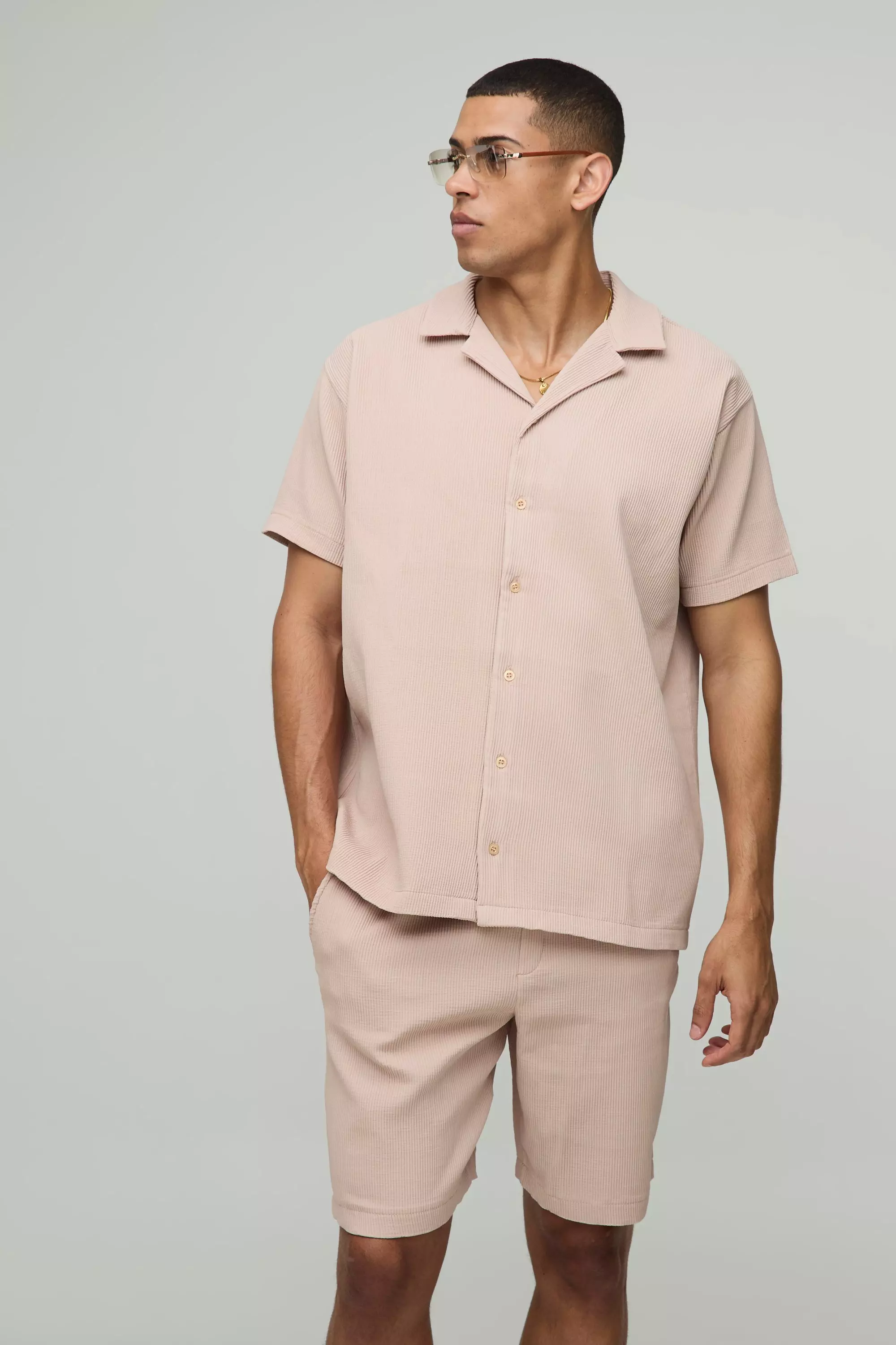 Kurzärmliges Oversize Hemd und Shorts, Taupe alternatives Bild