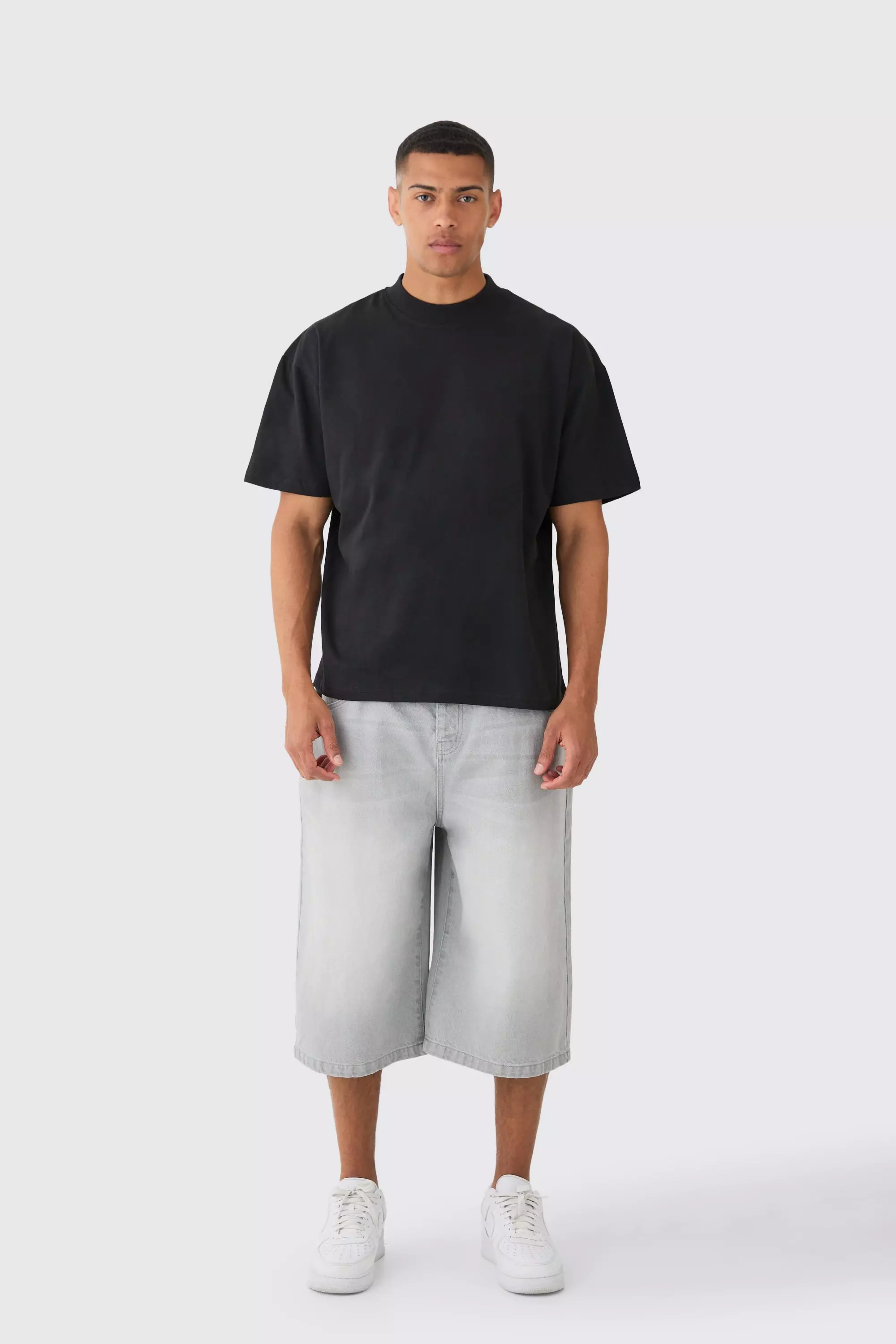 Basic Oversized Extended Neck T-Shirt, Black alternatives Bild
