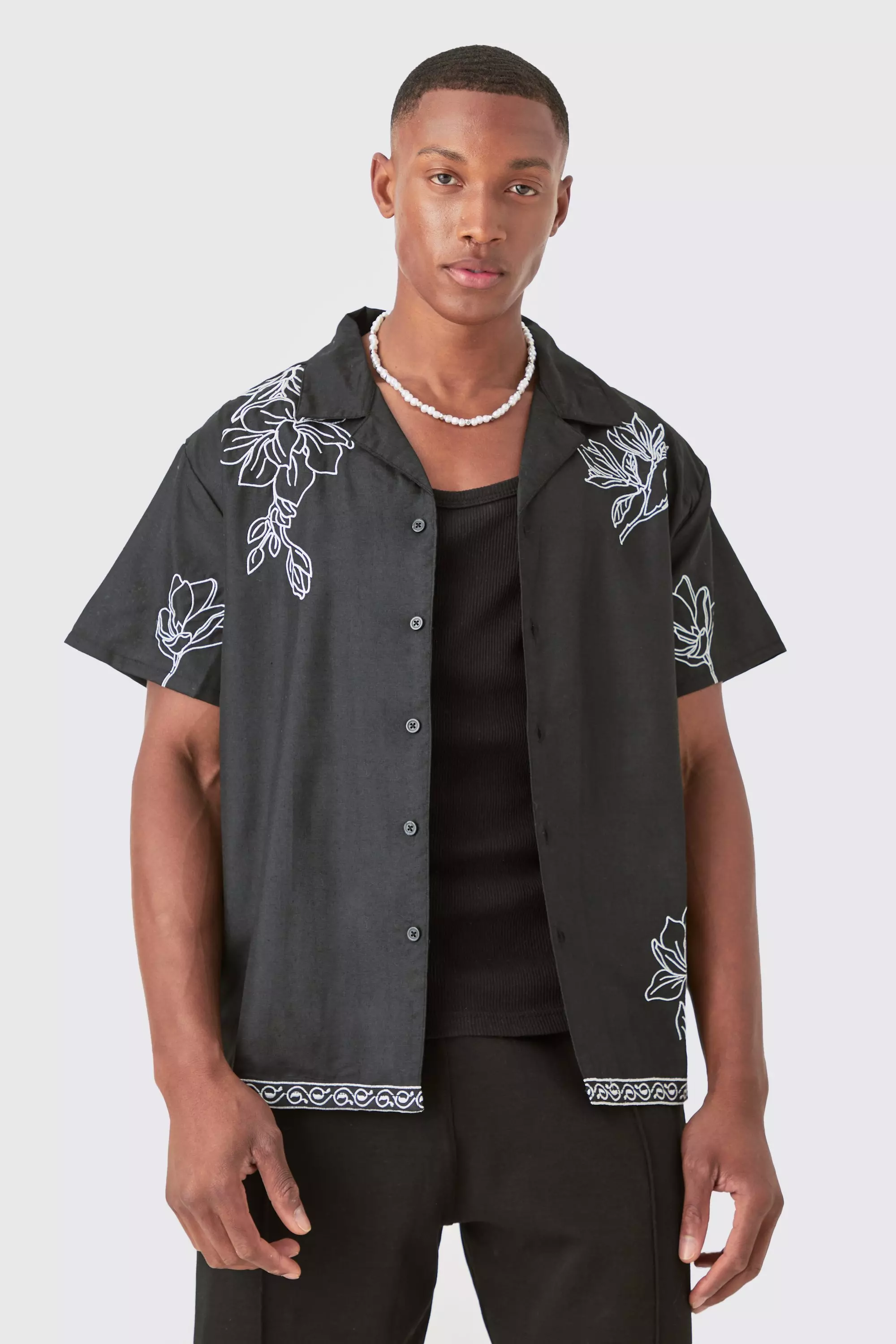 Boxy Revere Floral Pocket Embroidery Shirt Black