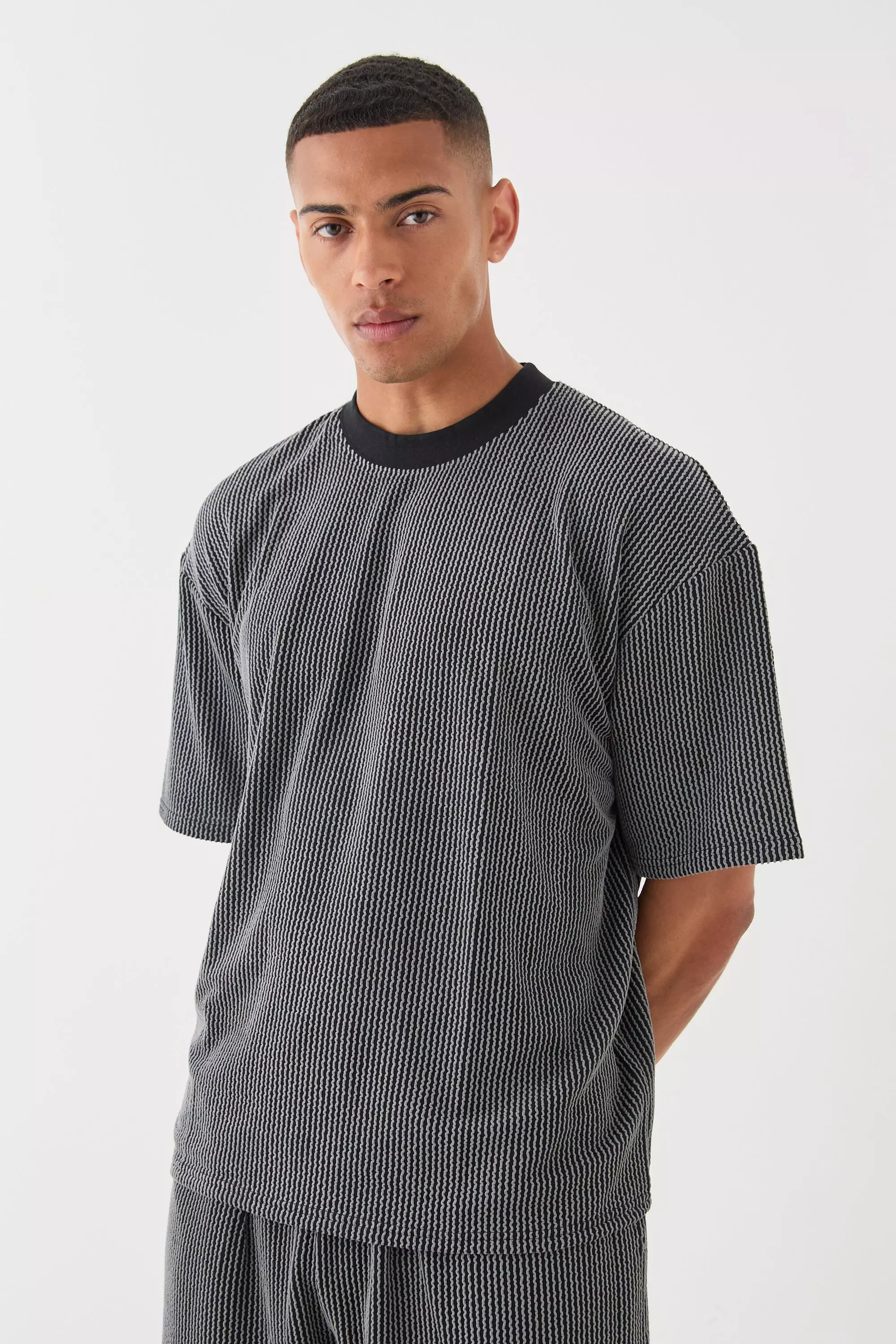Oversized Boxy Extended Neck Stripe Texture T-shirt Black