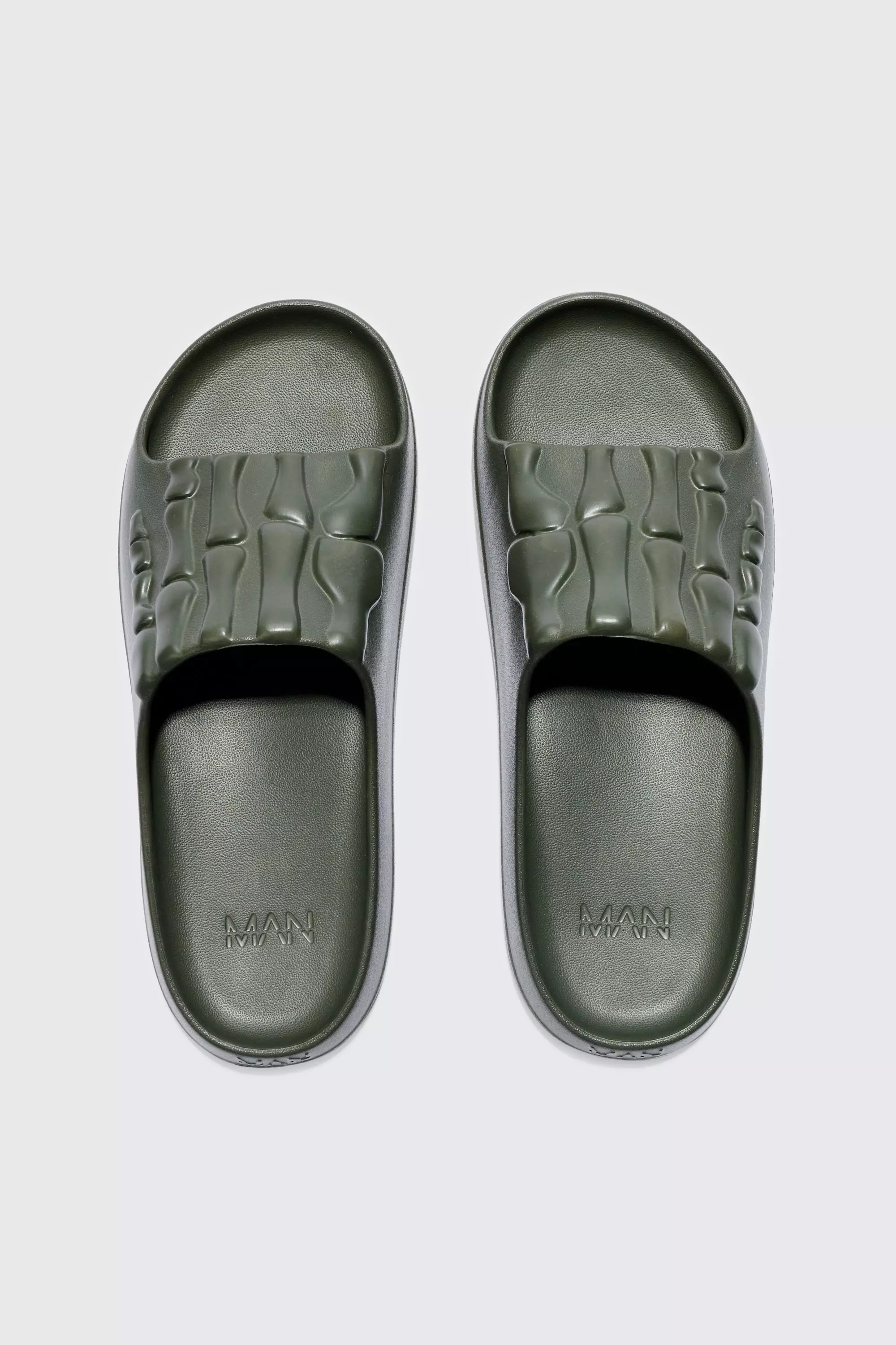 Perforierte Slides mit Skelett-Print, Khaki alternatives Bild