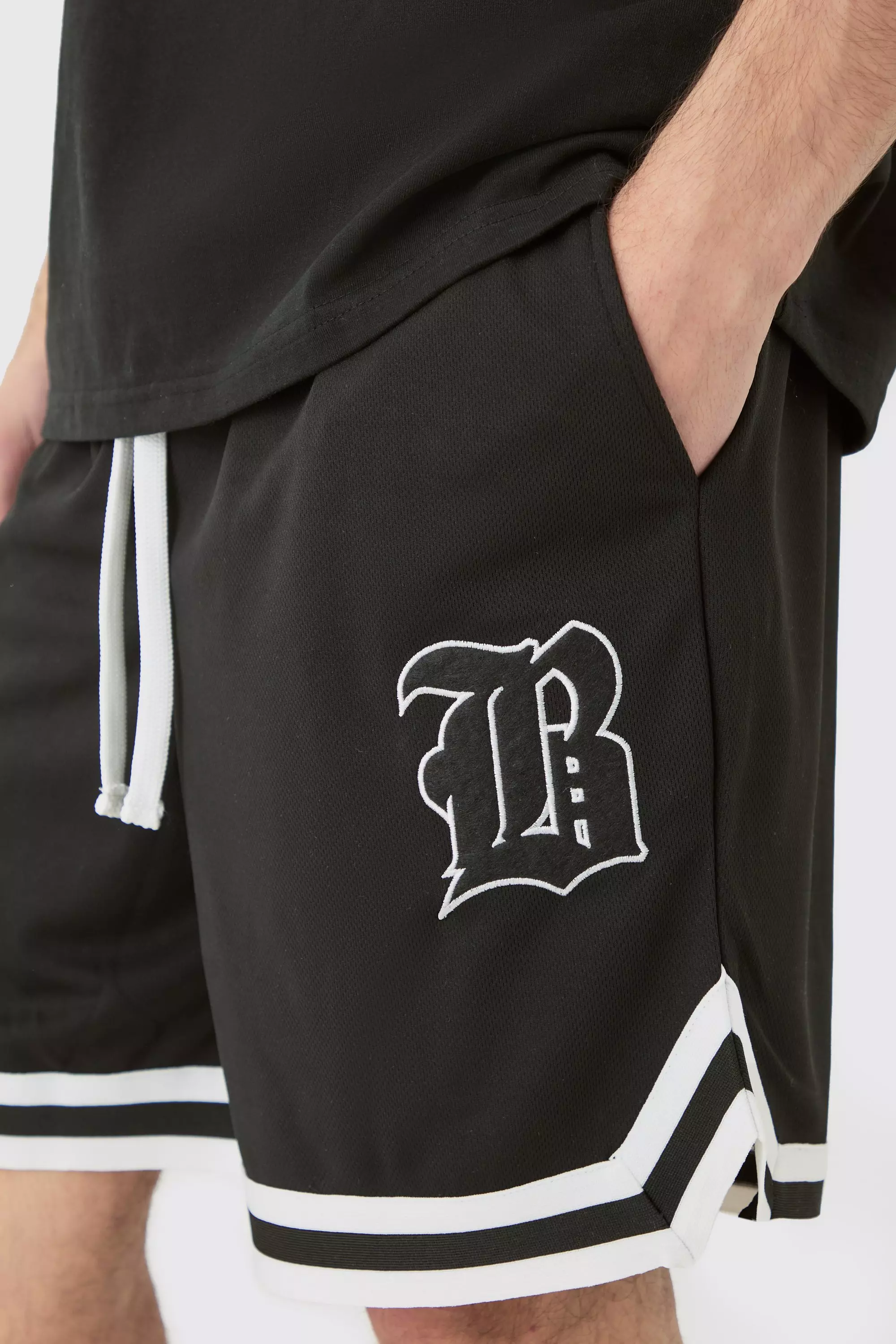 Short de basket large en mesh à écusson B, Black autre image