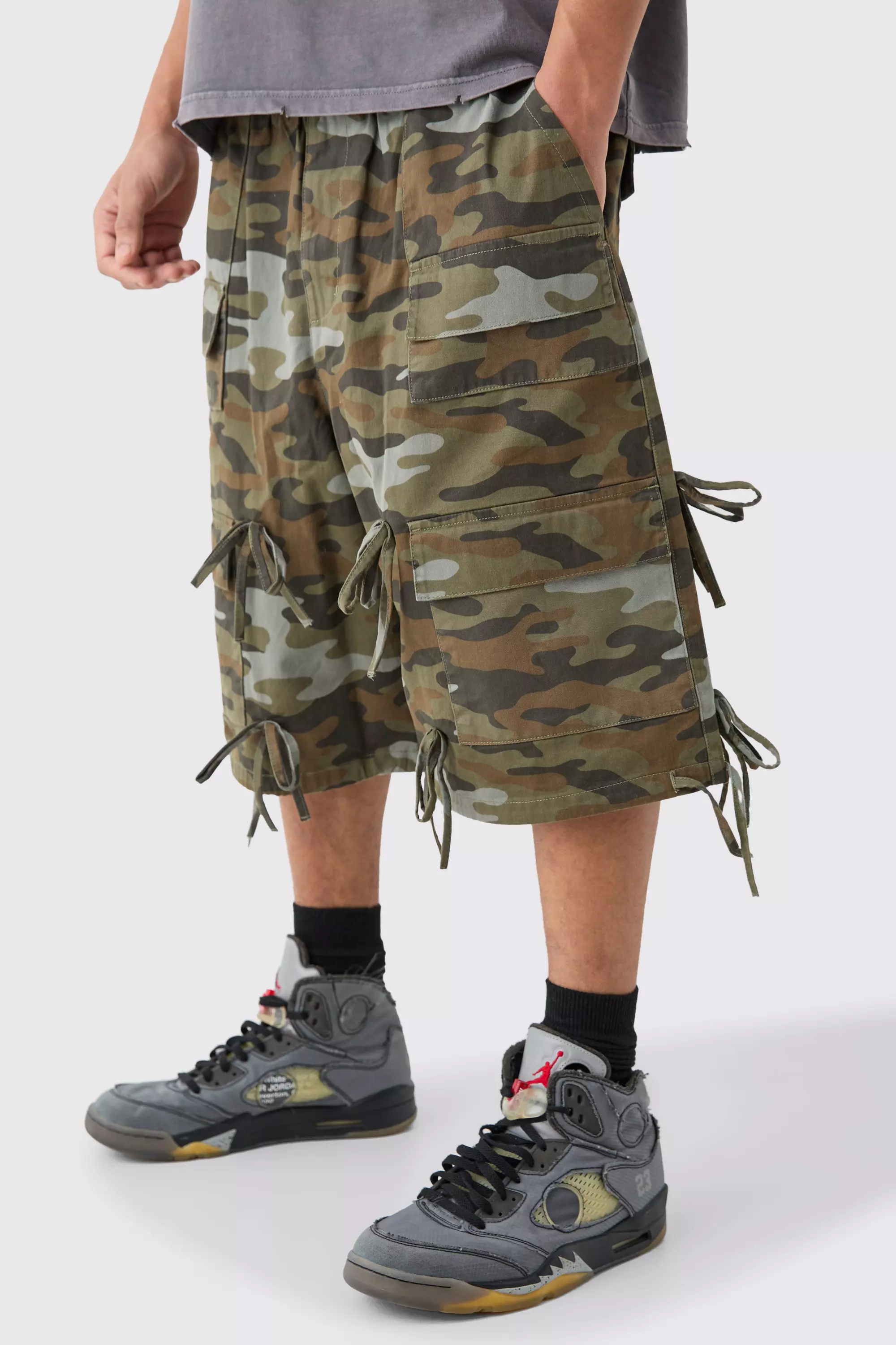 Khaki Camo Elastic Waist Wide Fit Cargo Shorts