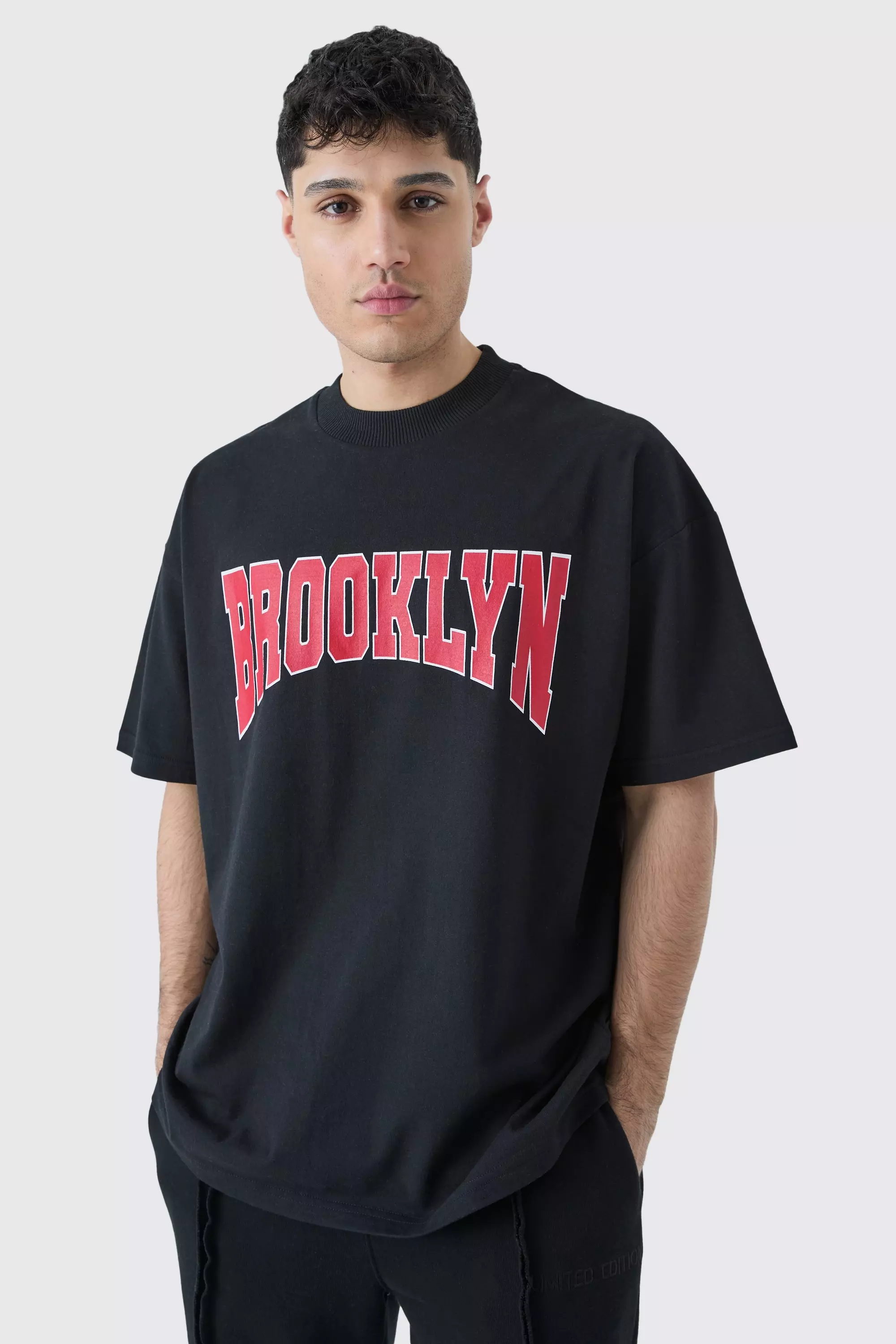 Oversized Extended Neck Brooklyn T-shirt Black