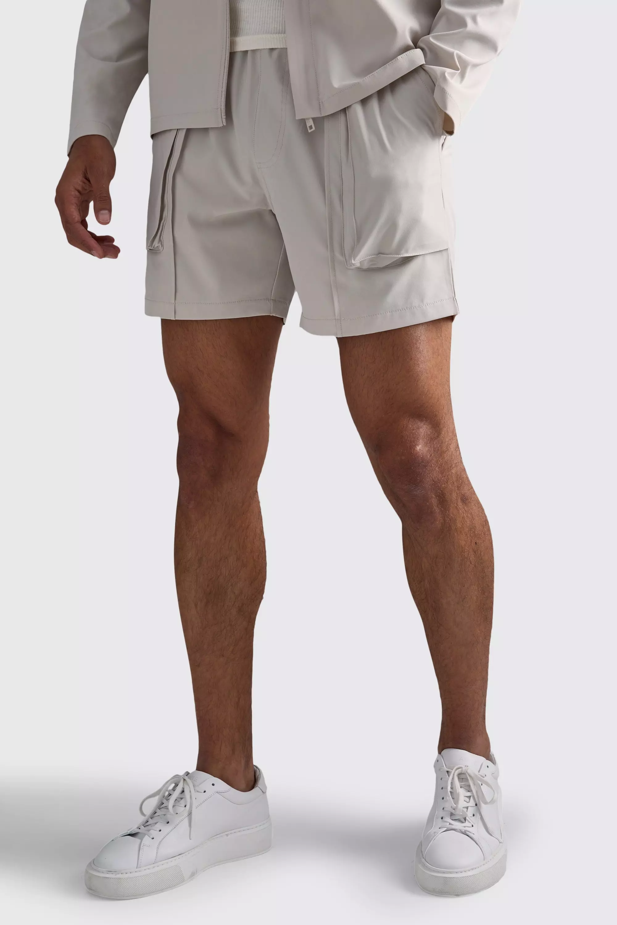 Technical Stretch Smart Pleat Short Stone