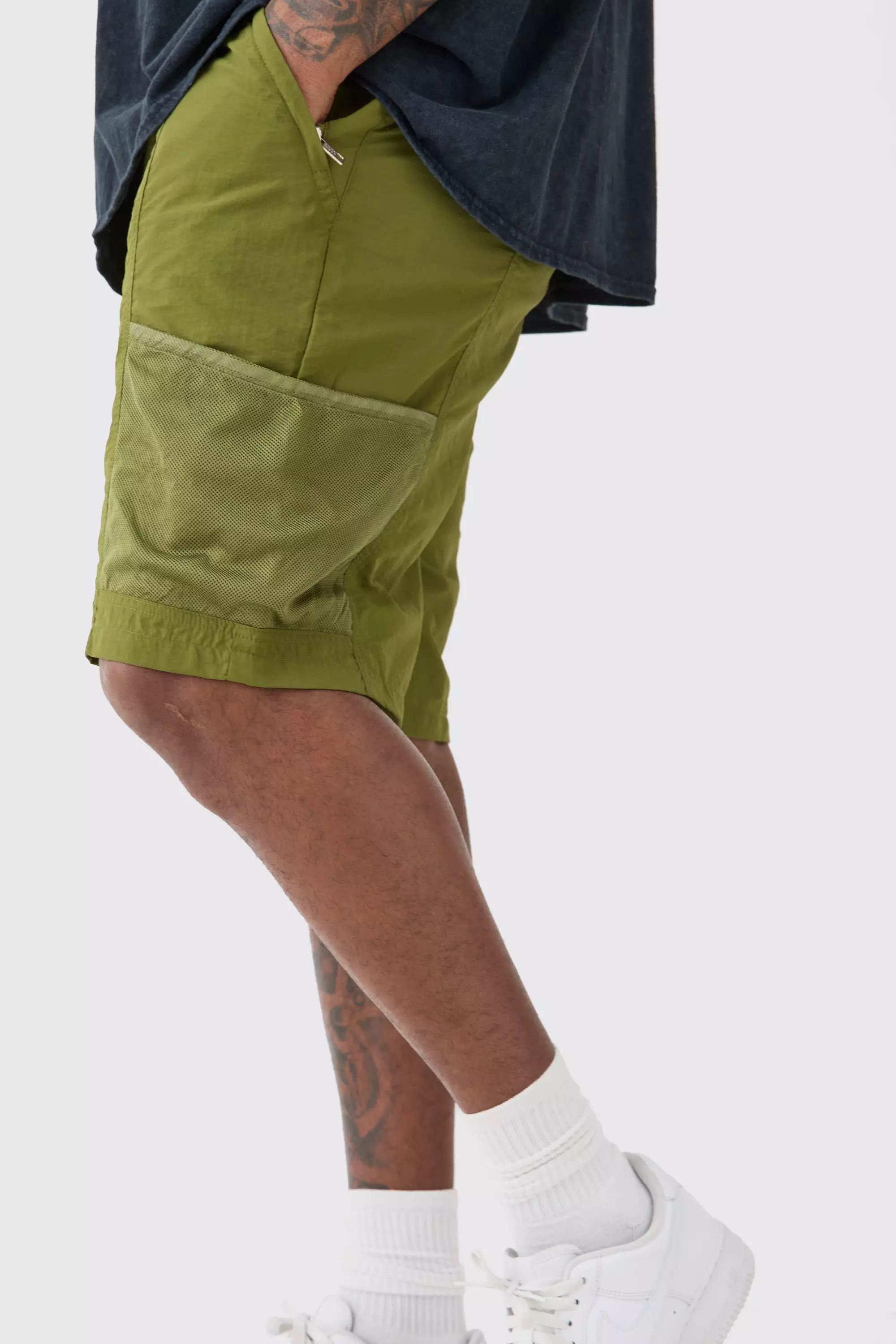 Khaki Plus Elasticated Waist Mesh Pocket Utility Shorts alternative image